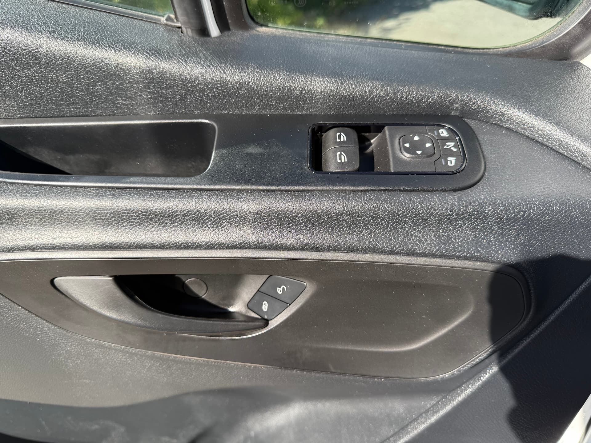 Mercedes-Benz Sprinter Cargo Van 2020 - Image 20