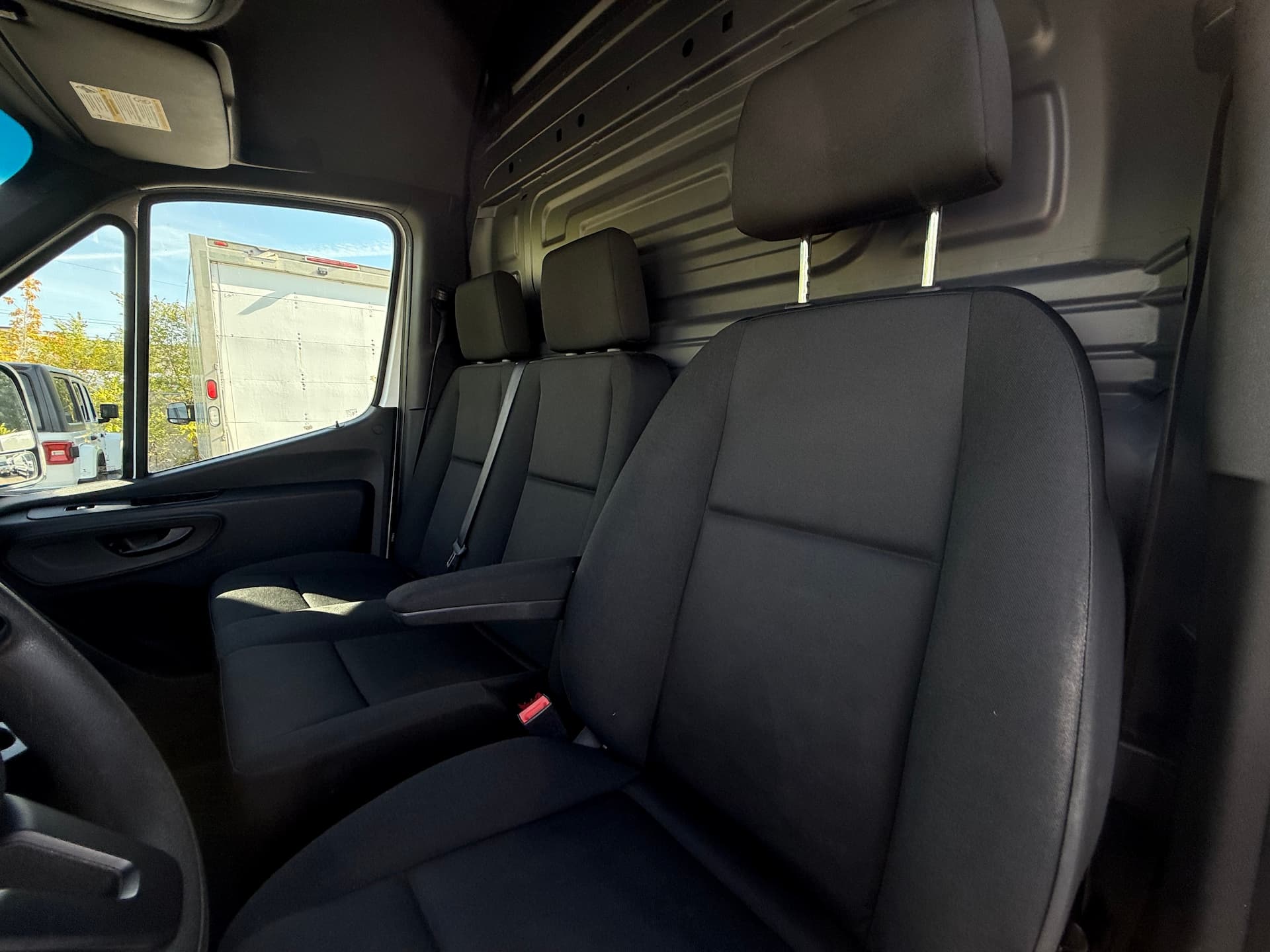 Mercedes-Benz Sprinter Cargo Van 2020 - Image 27