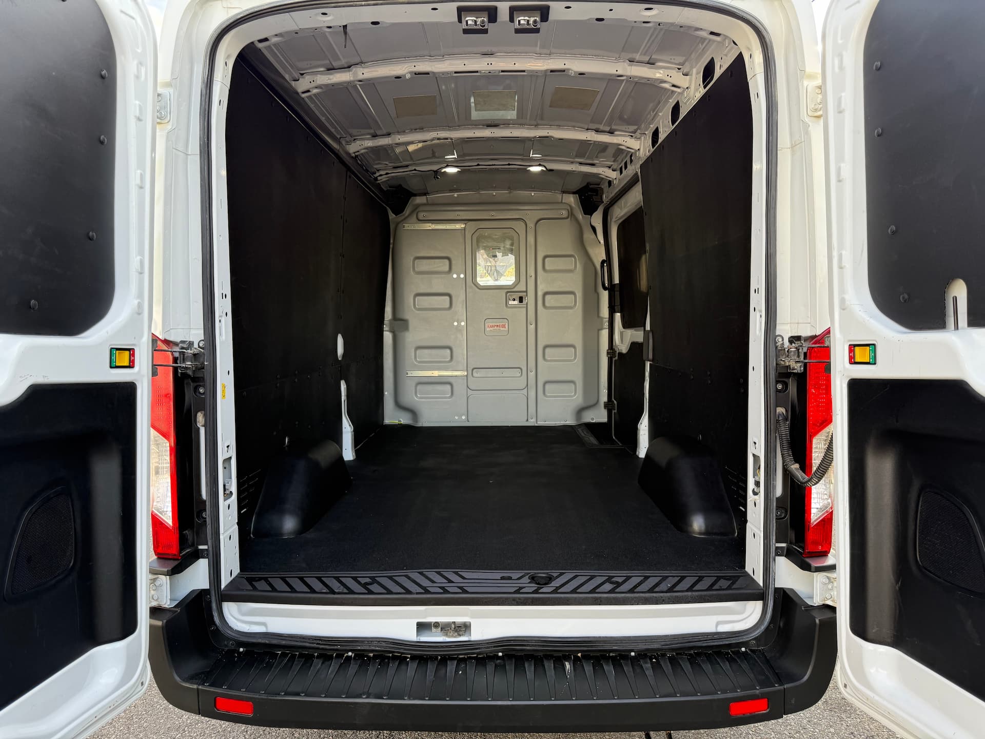 Ford Transit Cargo Van 2023 - Image 13