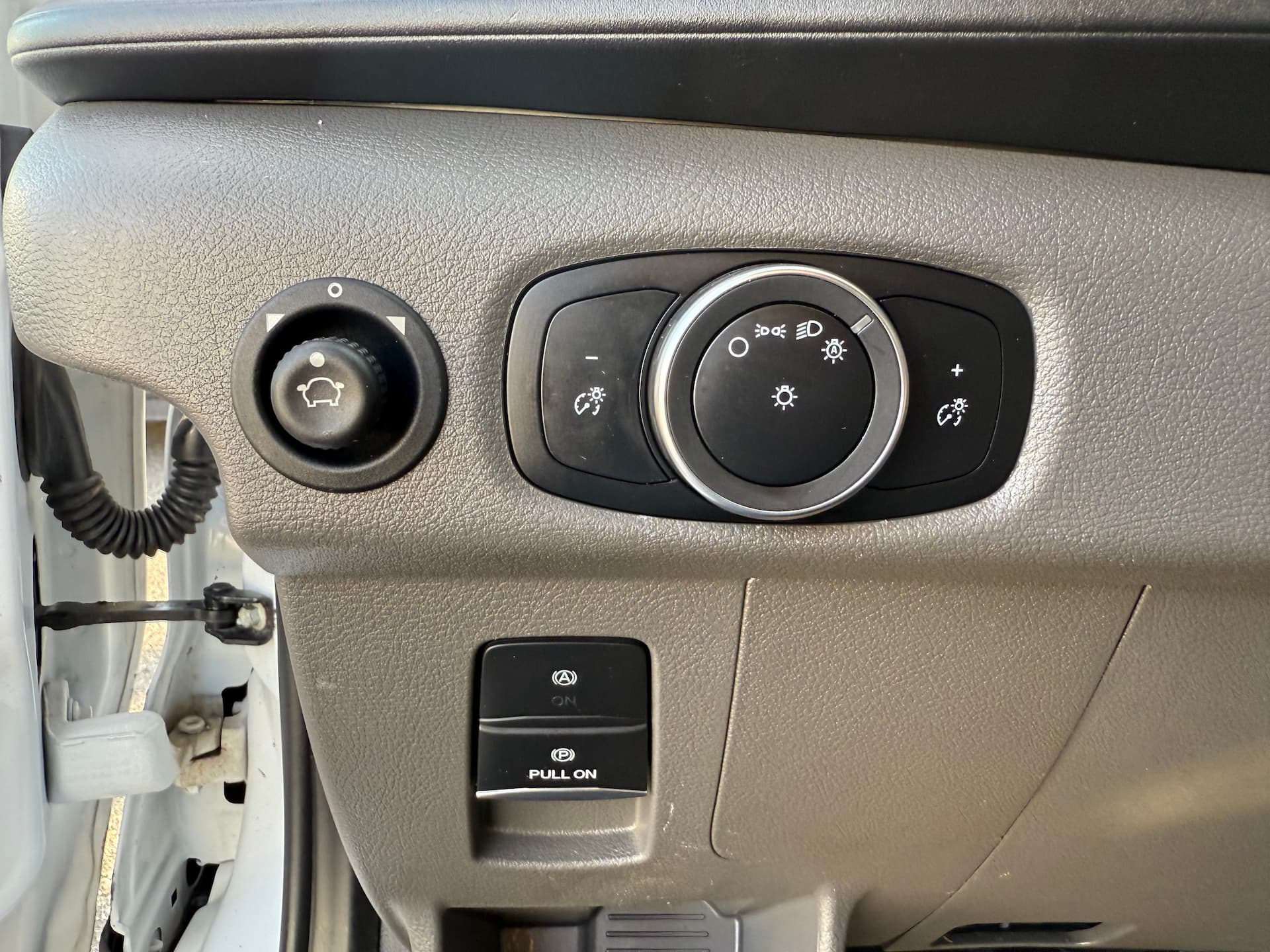 Ford Transit Cargo Van 2023 - Image 18