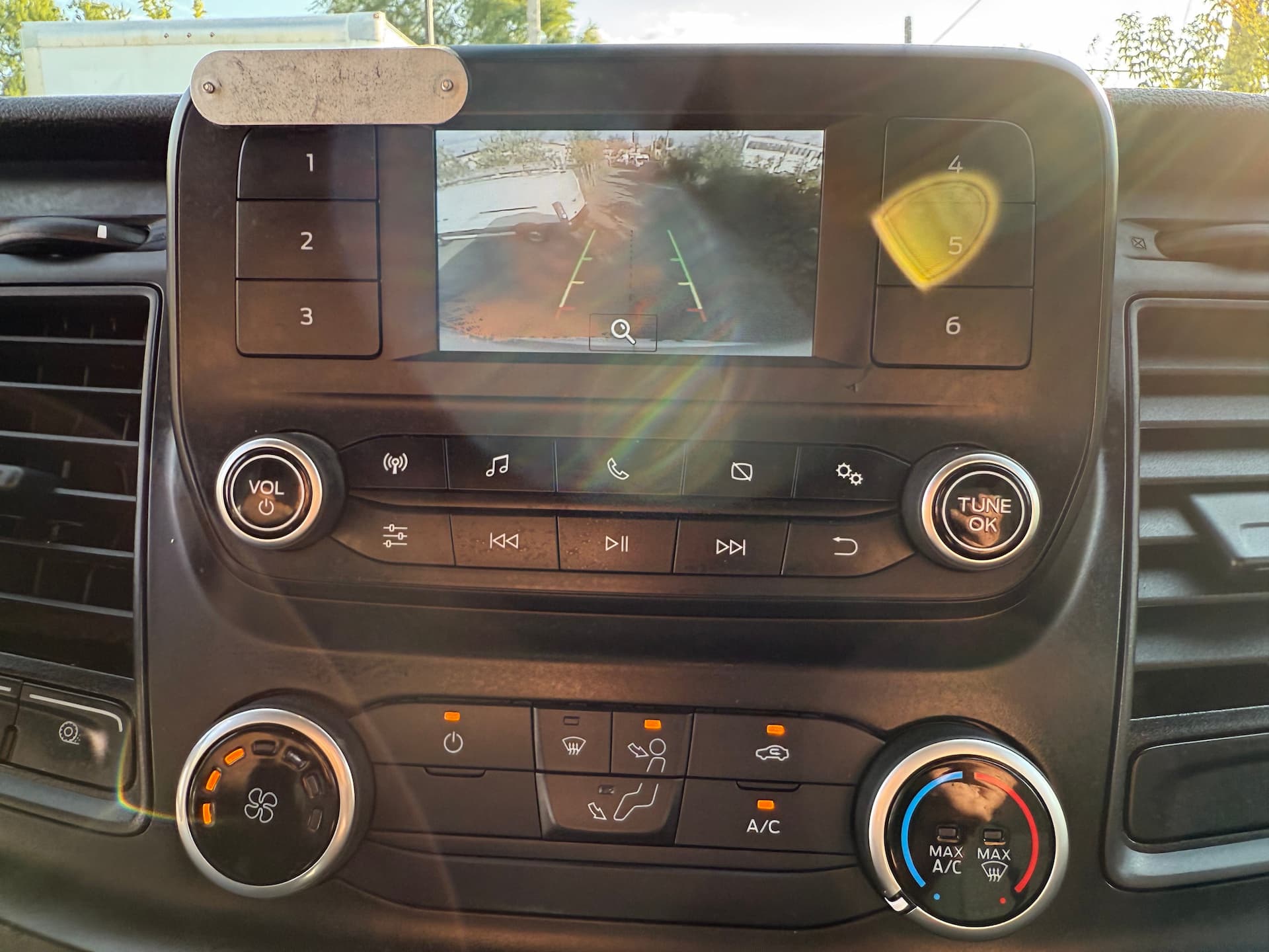 Ford Transit Cargo Van 2023 - Image 25