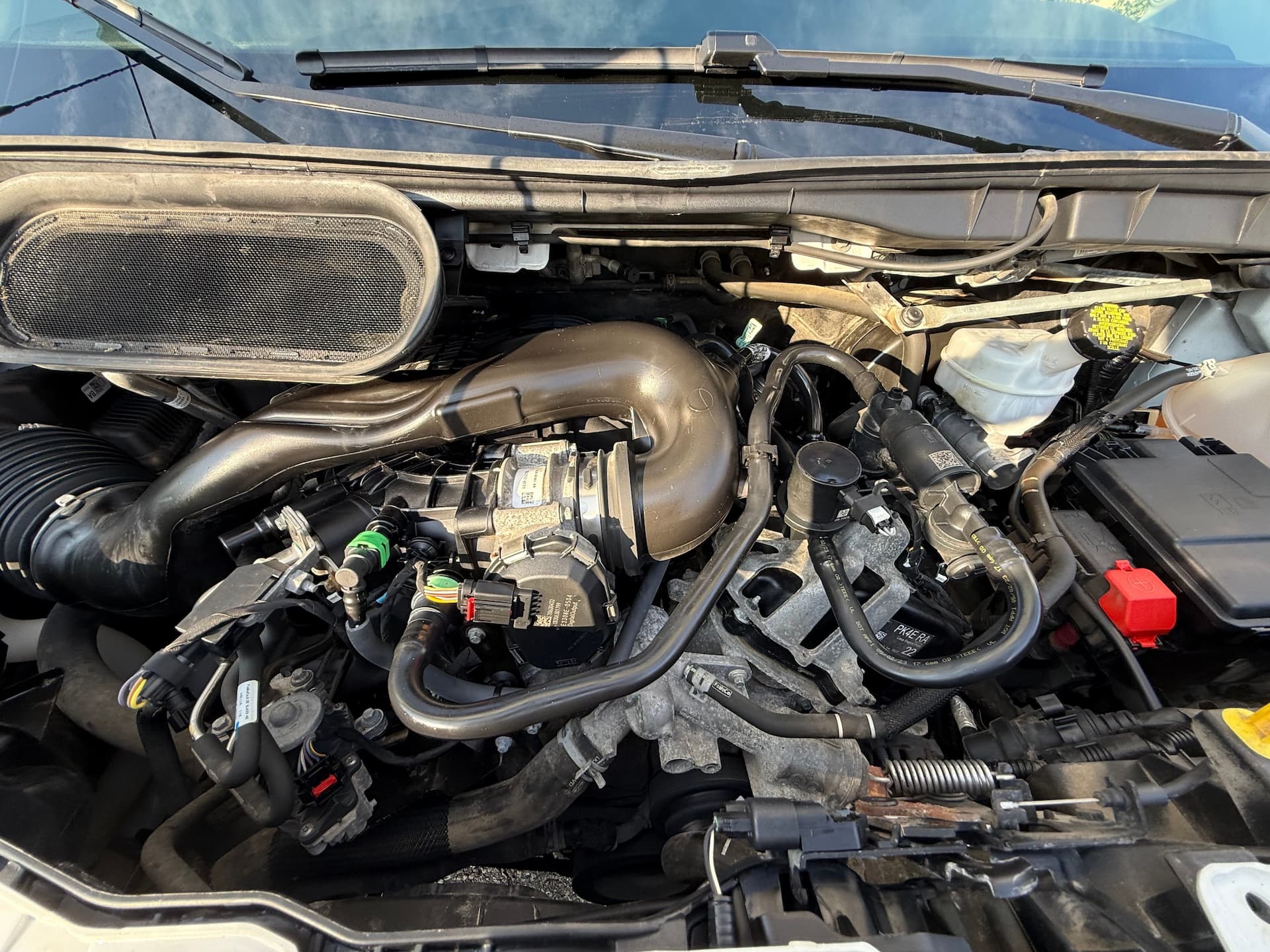 Ford Transit Cargo Van 2023 - Image 27