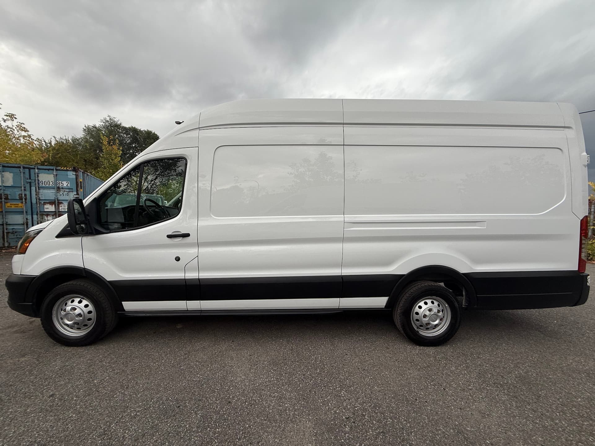 Ford Transit Cargo Van 2022 - Image 2