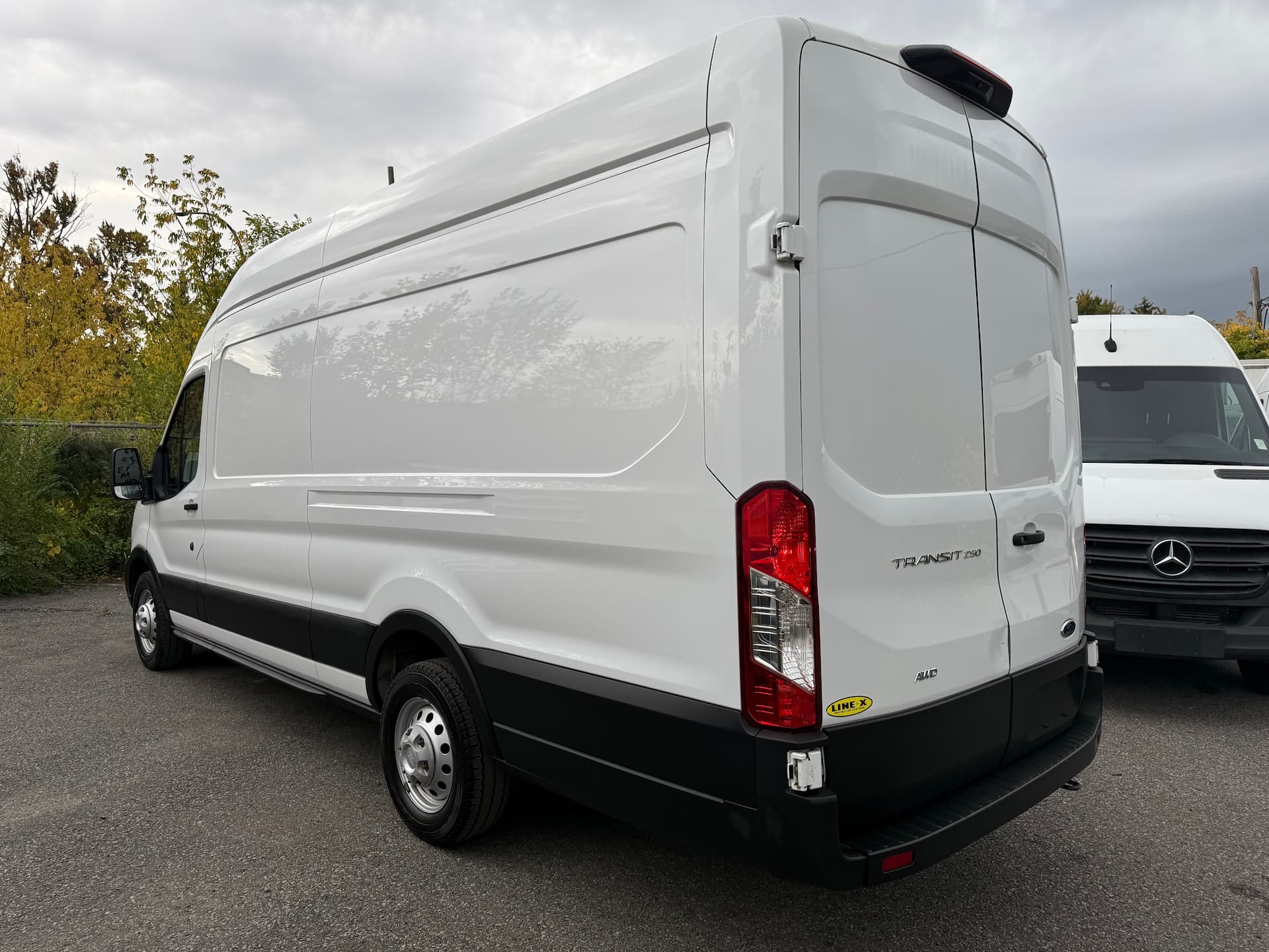 Ford Transit Cargo Van 2022 - Image 3