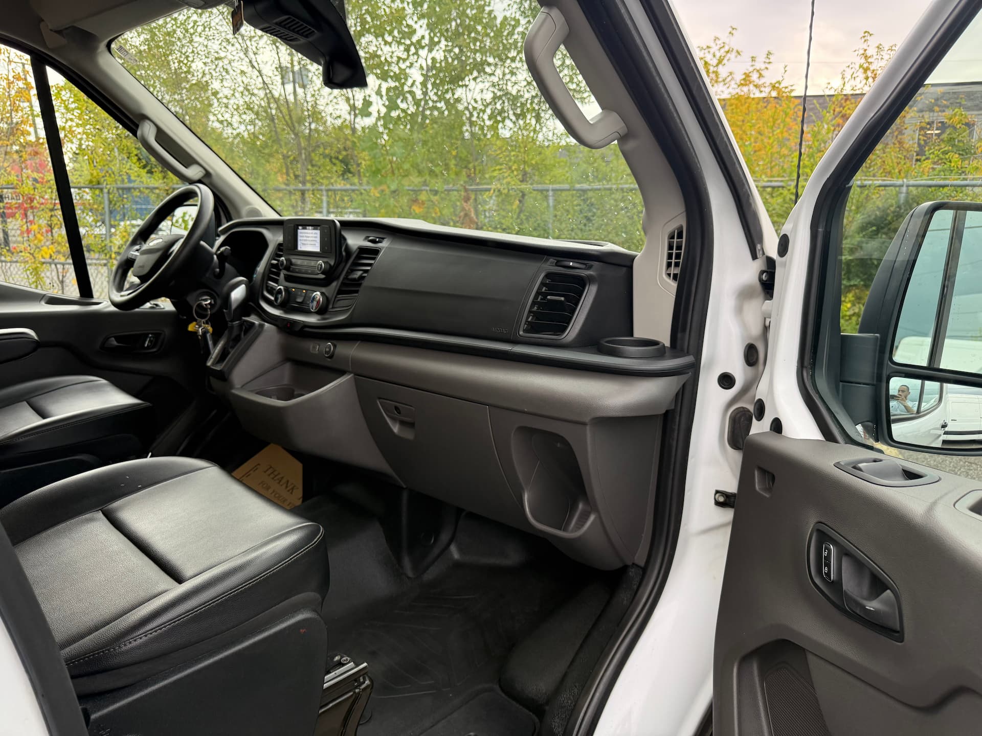 Ford Transit Cargo Van 2022 - Image 12