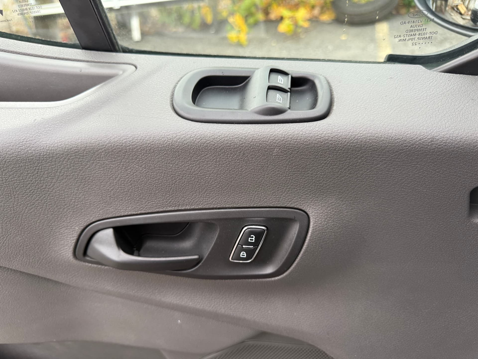 Ford Transit Cargo Van 2022 - Image 21