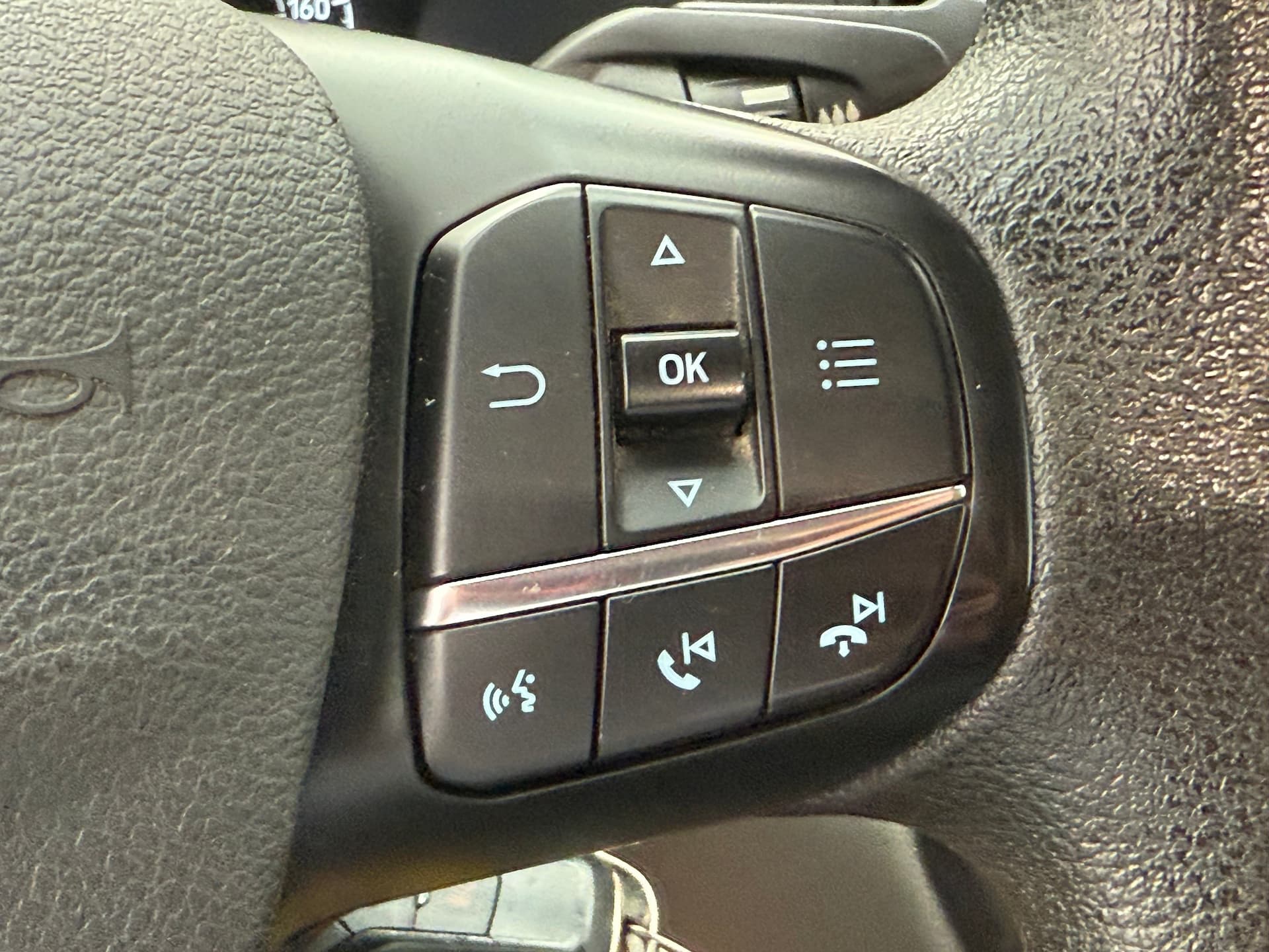 Ford Transit Cargo Van 2022 - Image 24