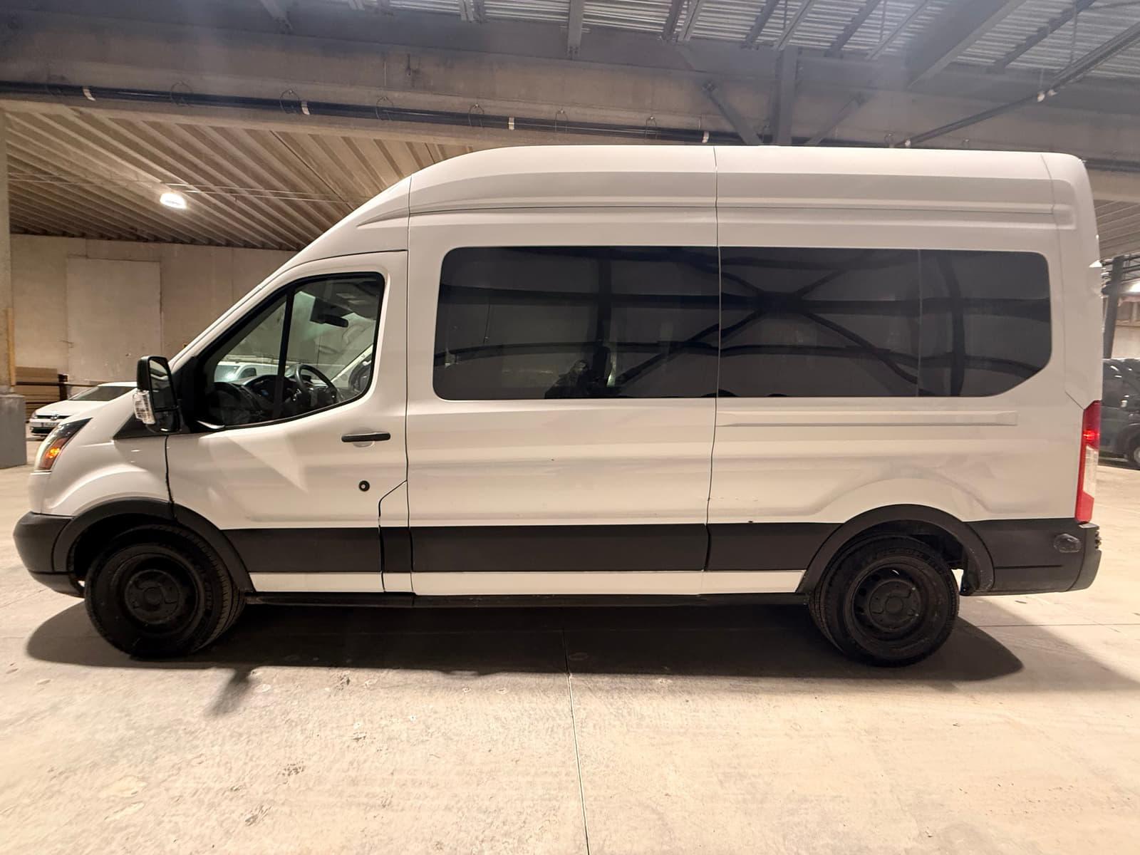 Ford Transit Passenger Wagon 2015 - Image 2