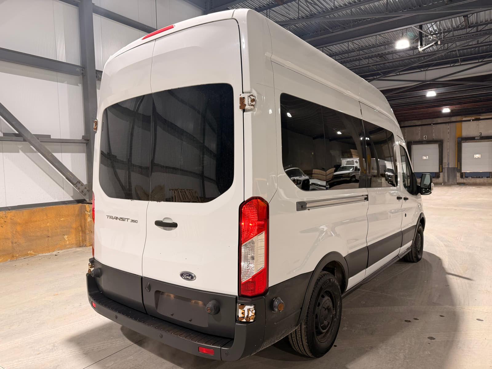 Ford Transit Passenger Wagon 2015 - Image 5
