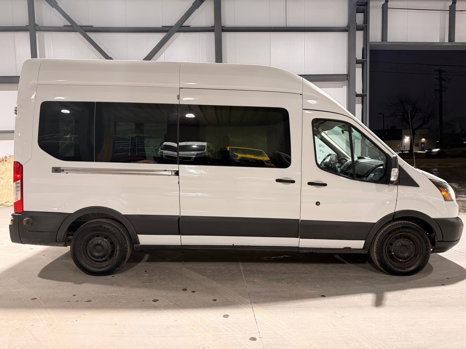 Ford Transit Passenger Wagon 2015 - Image 6