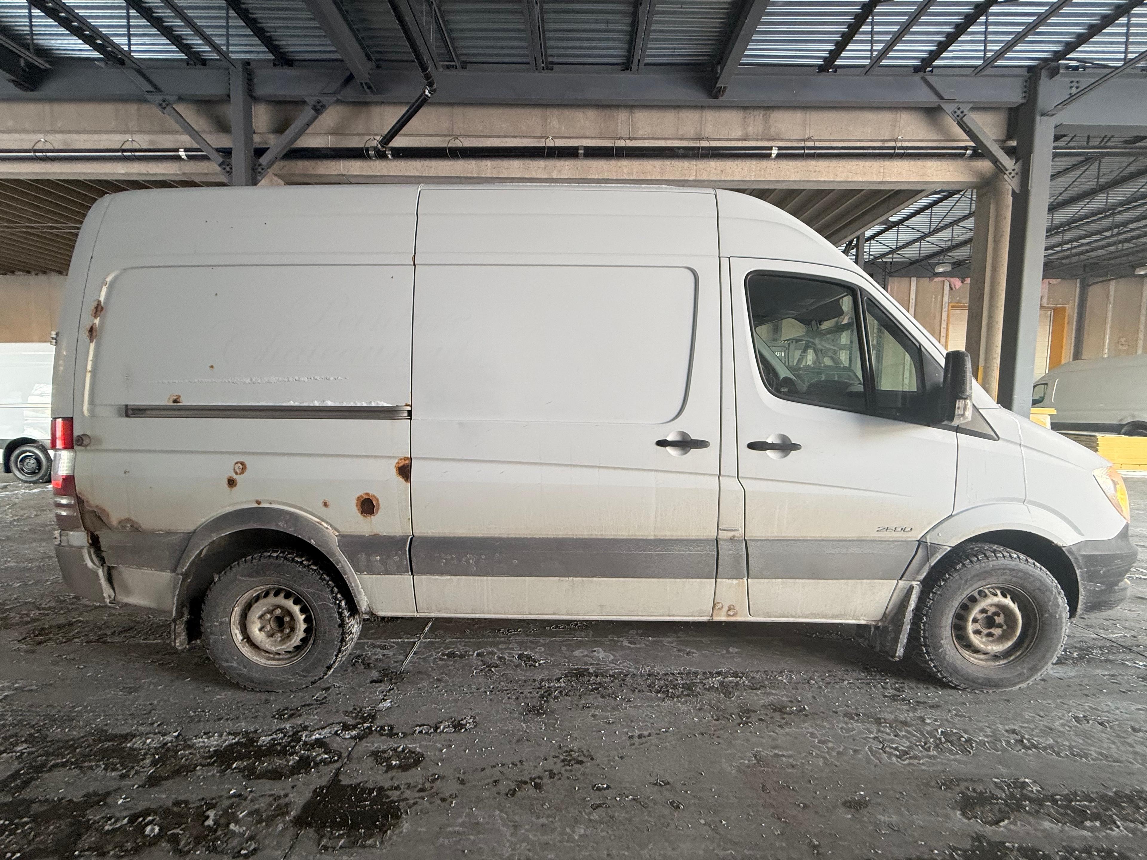 Mercedes-Benz Sprinter Cargo Van 2014 - Image 6