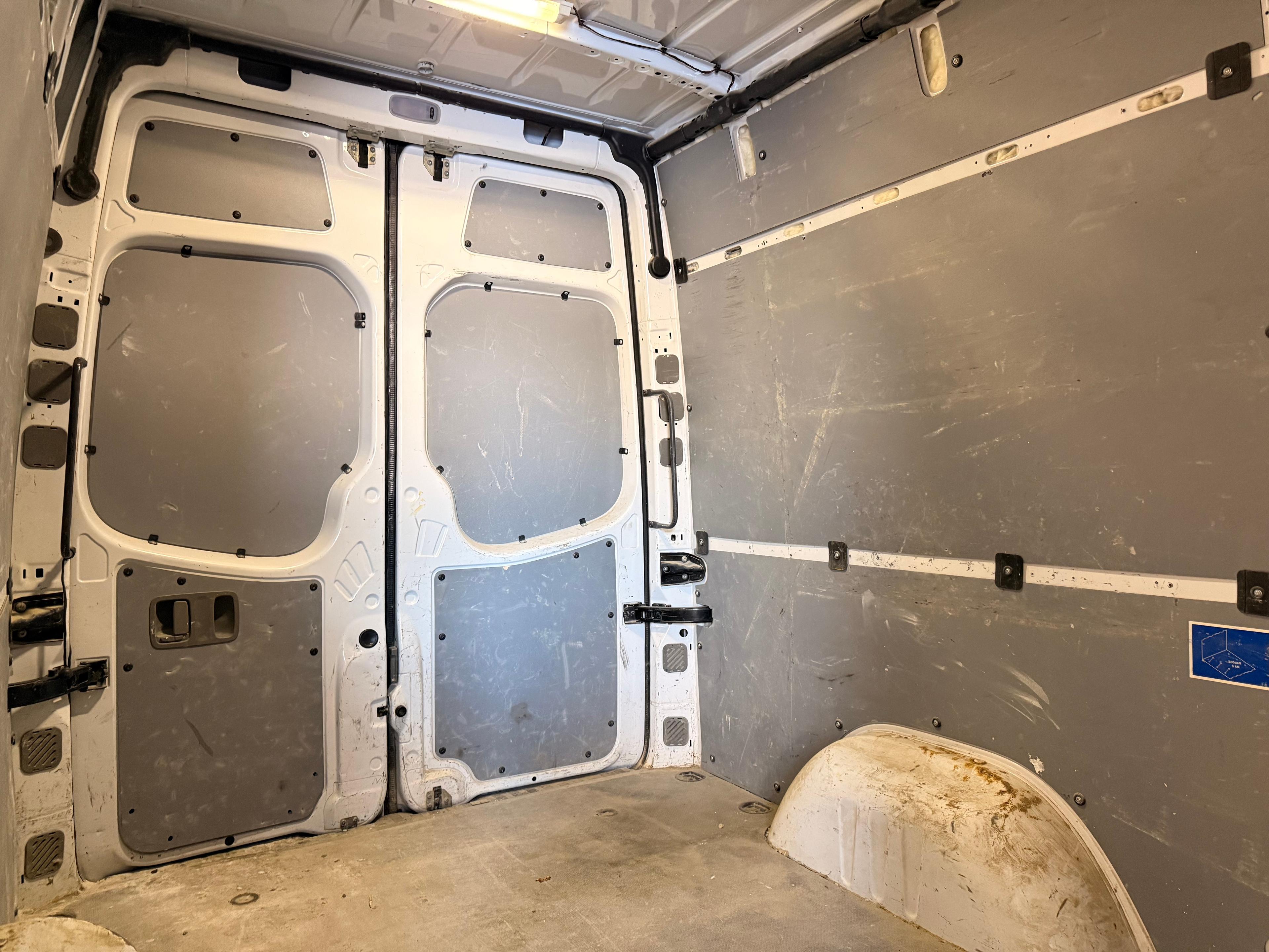 Mercedes-Benz Sprinter Cargo Van 2014 - Image 13