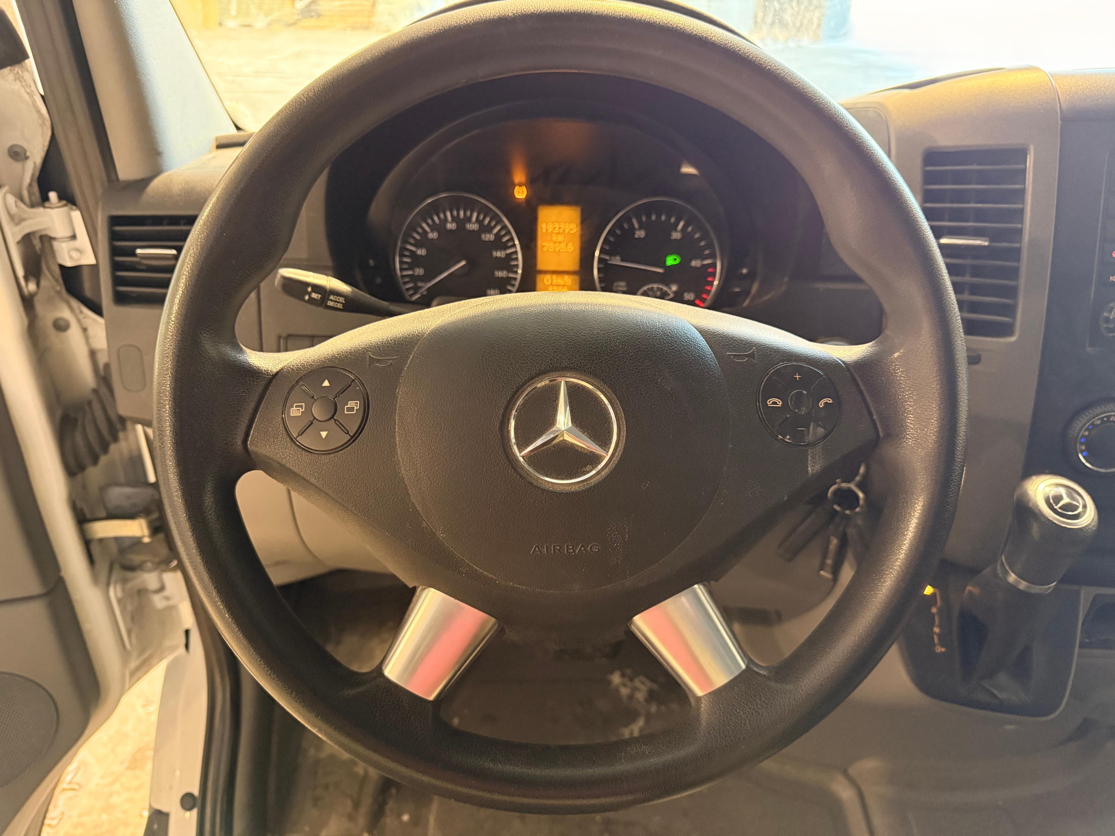 Mercedes-Benz Sprinter Cargo Van 2014 - Image 14