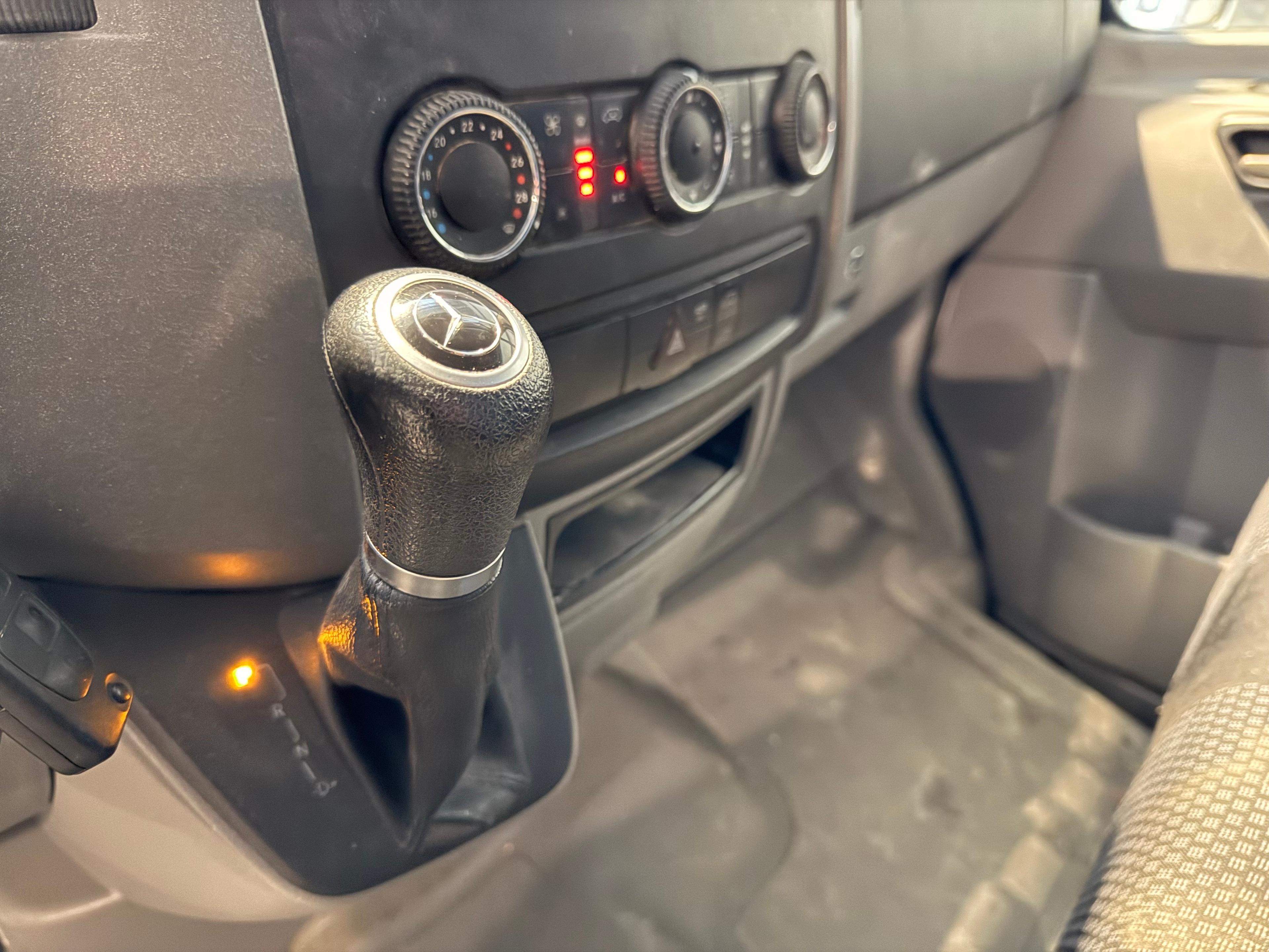 Mercedes-Benz Sprinter Cargo Van 2014 - Image 17