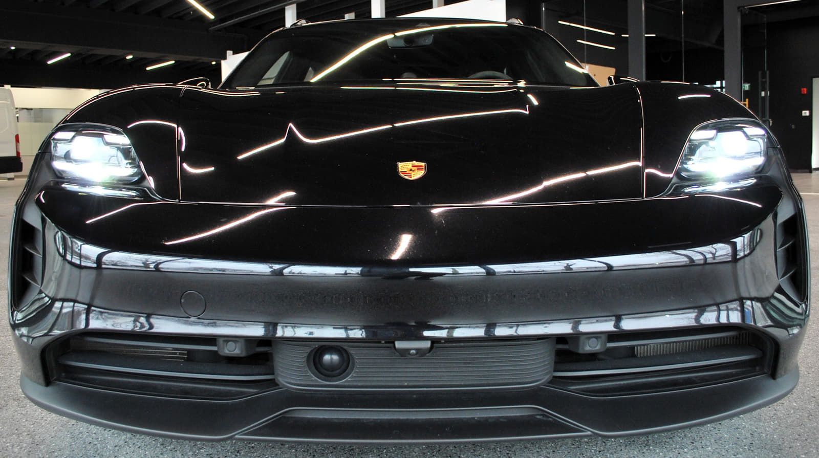 Porsche Taycan 2024 - Thumbnail 8