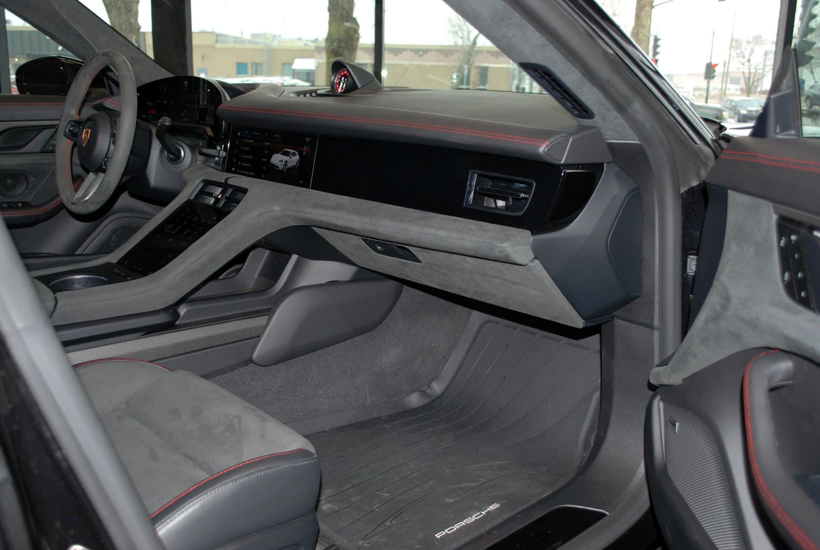 Porsche Taycan 2024 - Thumbnail 11