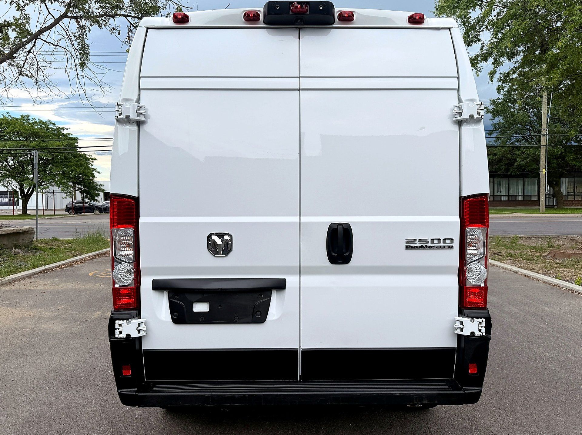 Ram ProMaster Cargo Van 2023 - Thumbnail 4