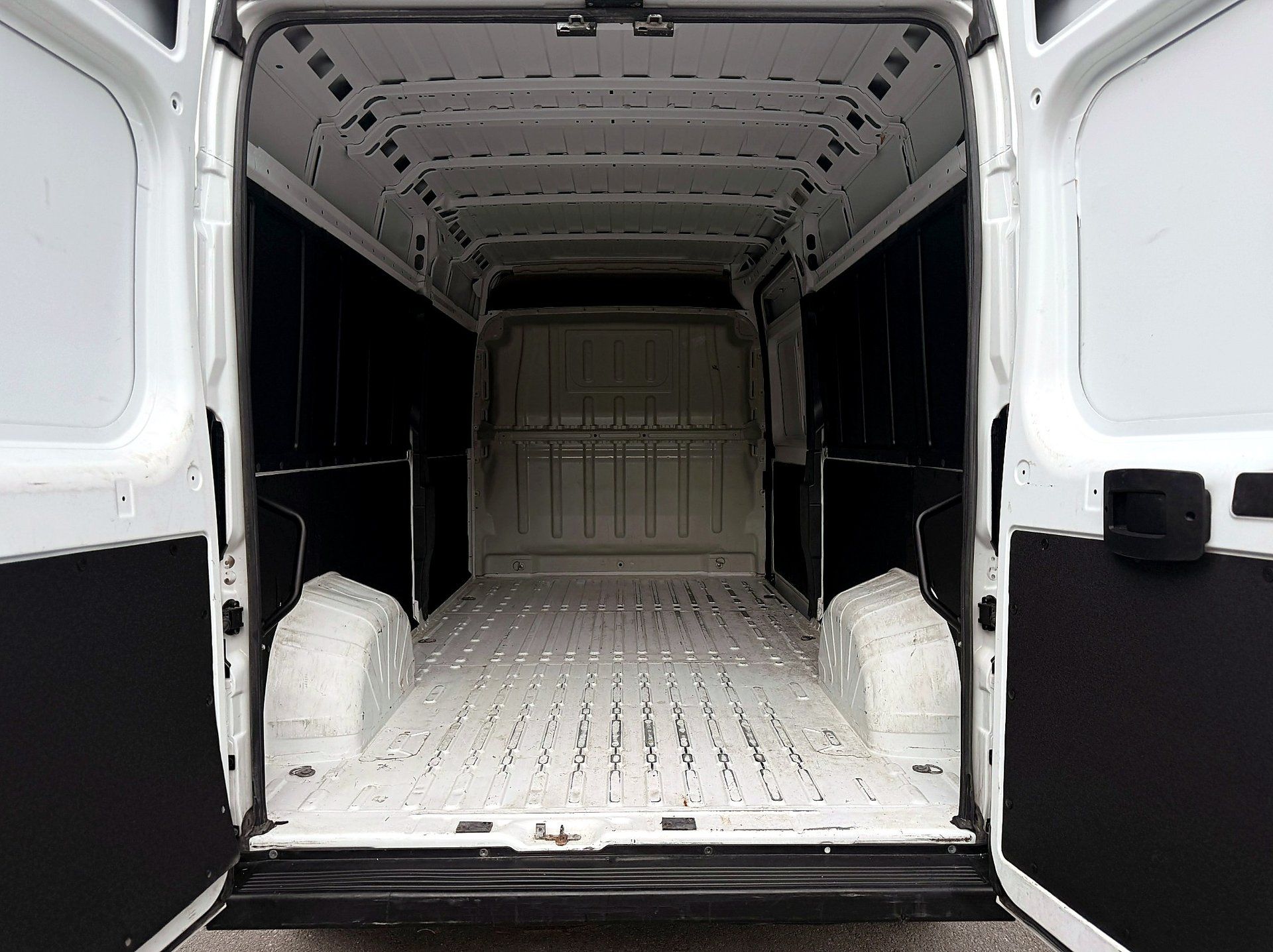 Ram ProMaster Cargo Van 2023 - Thumbnail 14