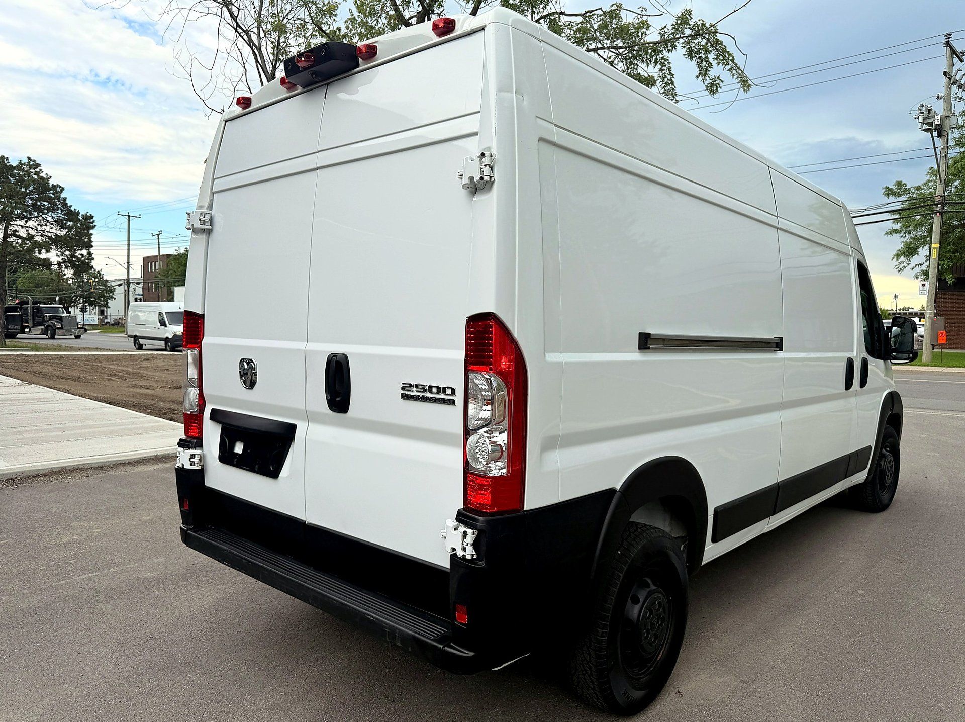 Ram ProMaster Cargo Van 2023 - Thumbnail 5