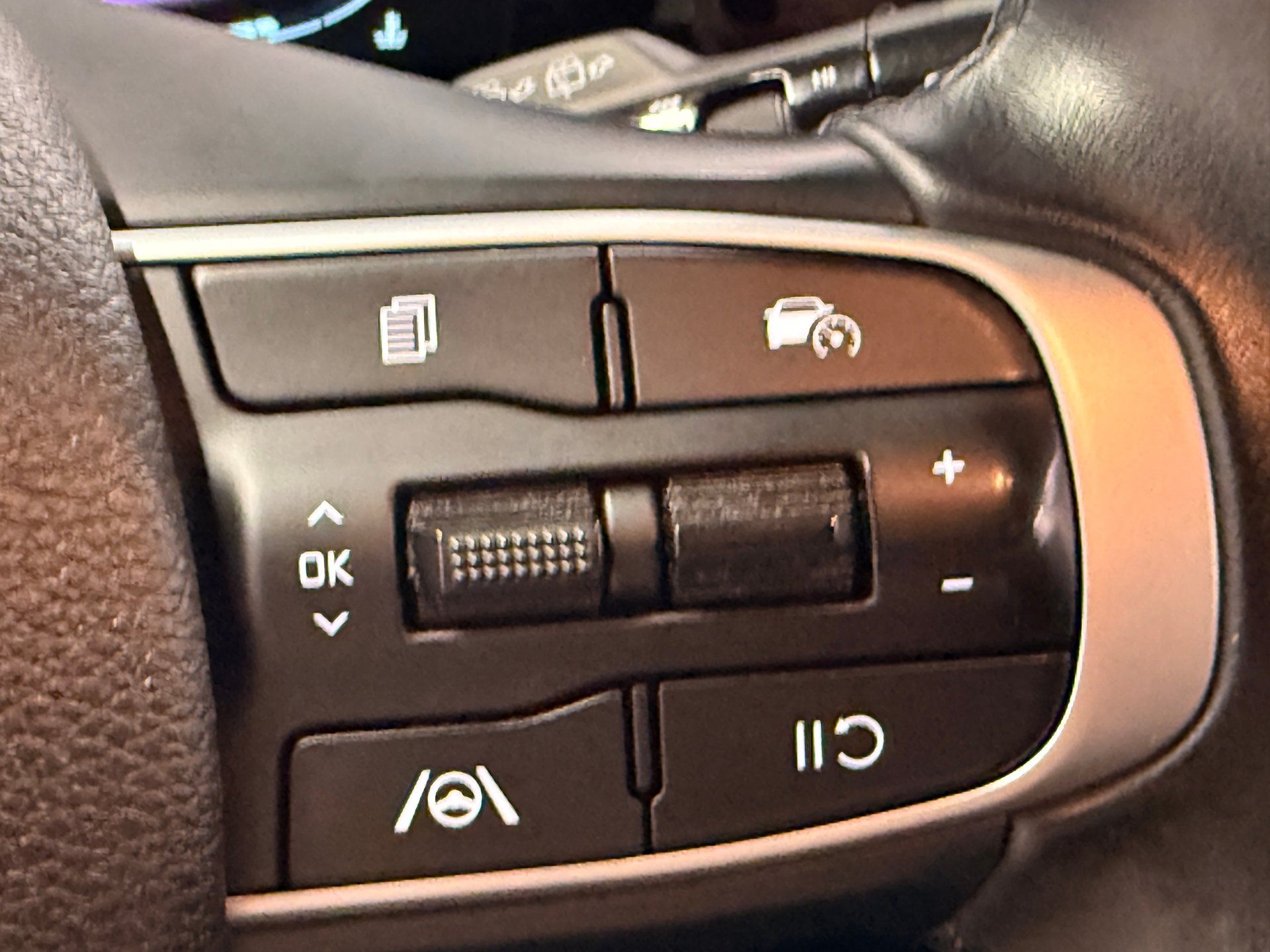 Kia Sportage 2023 - Thumbnail 24