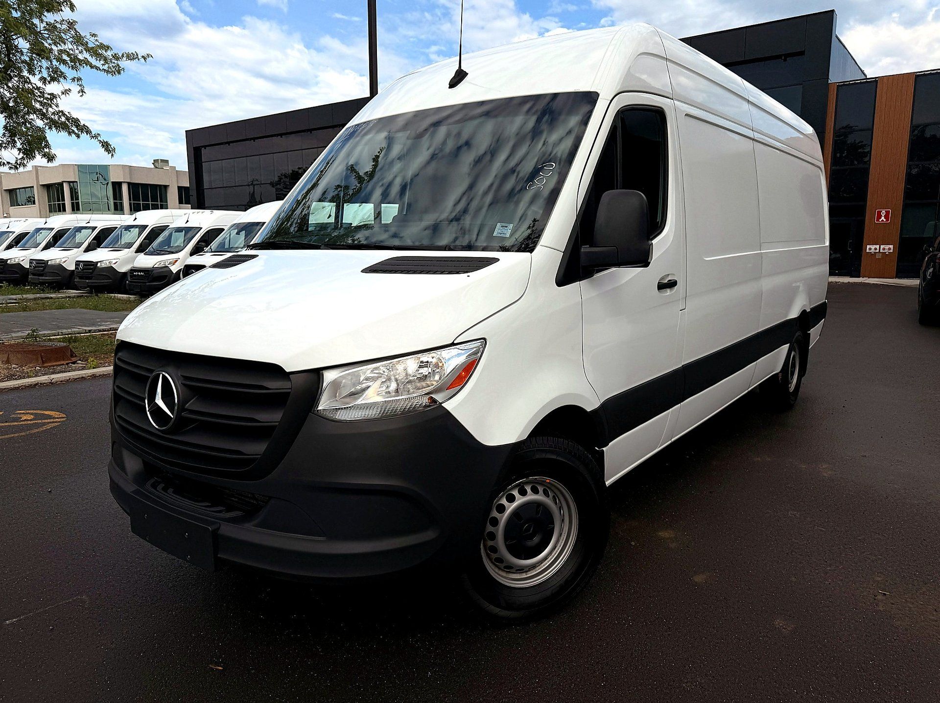 Mercedes-Benz Sprinter Cargo Van 2023 - Thumbnail 1
