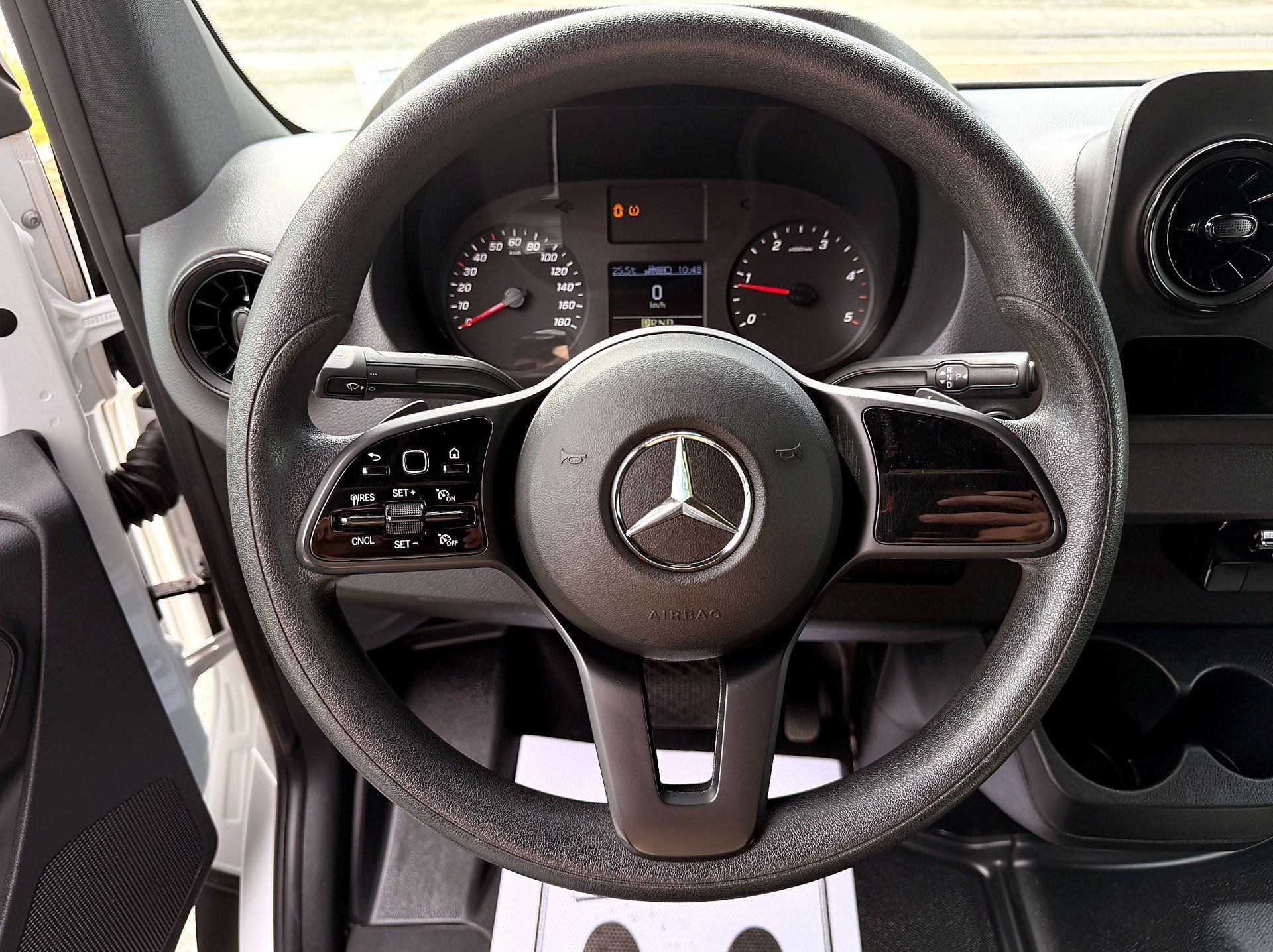 Mercedes-Benz Sprinter Cargo Van 2023 - Thumbnail 16