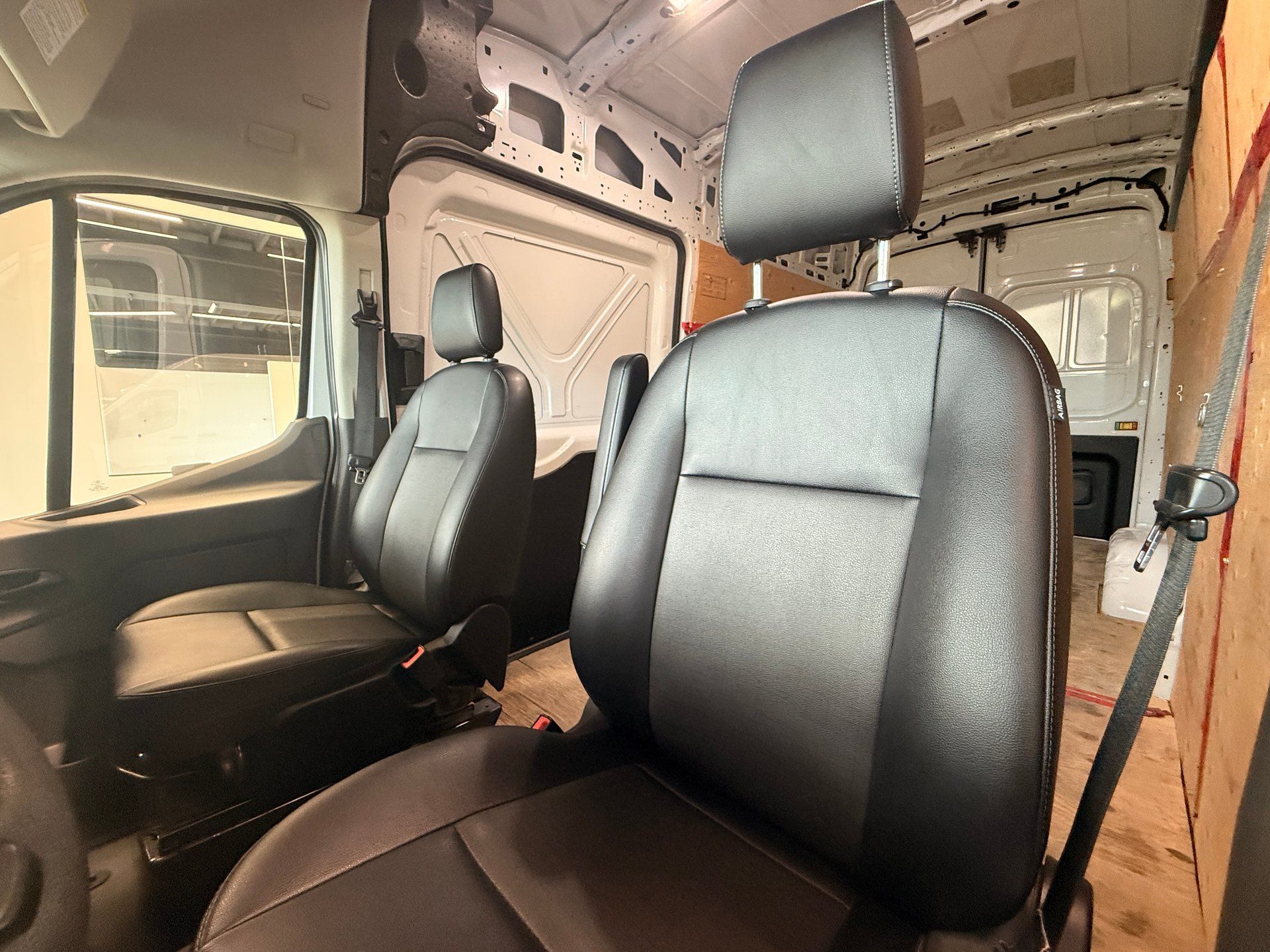 Ford Transit Cargo Van 2022 - Thumbnail 24