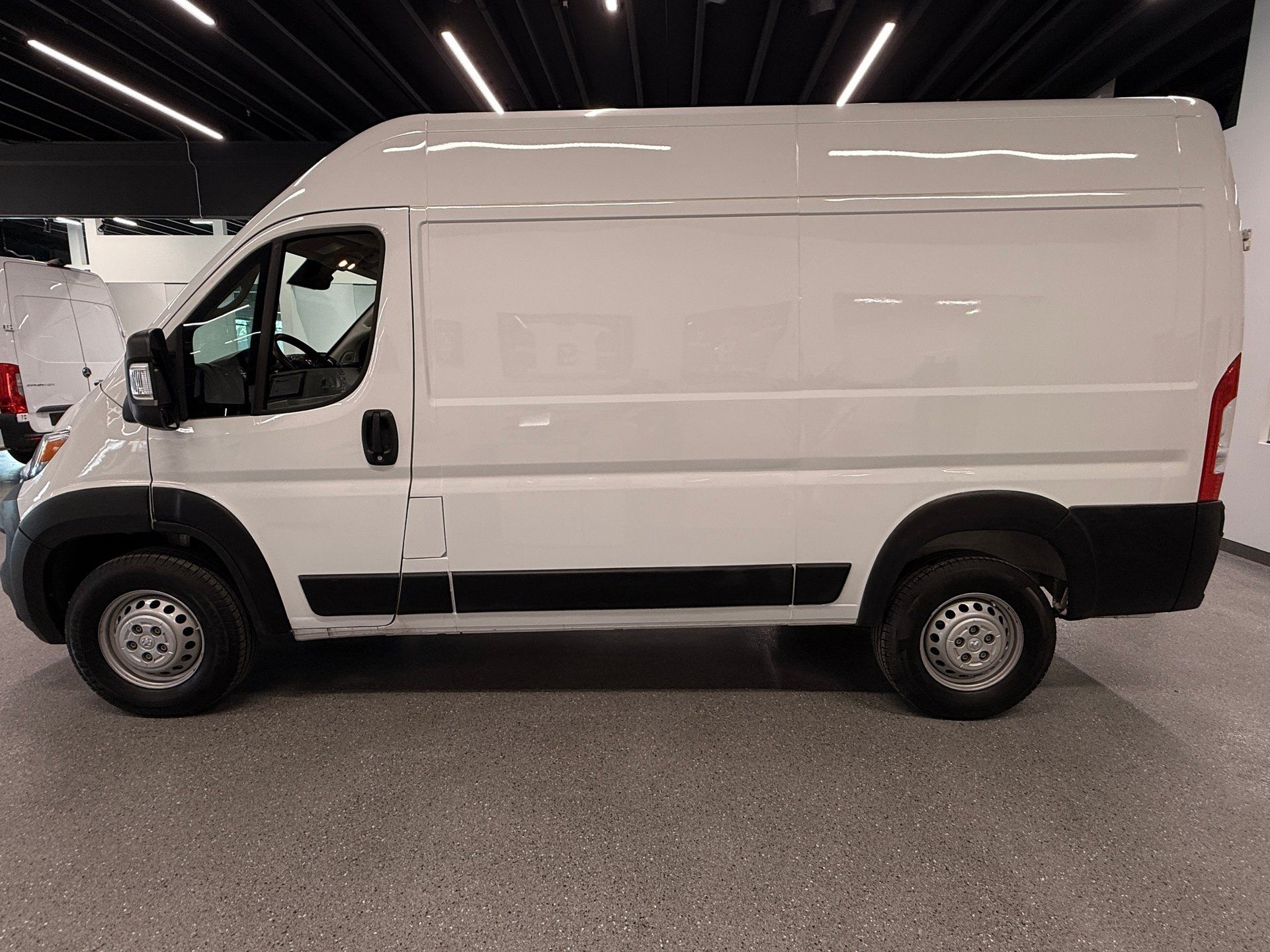 Ram ProMaster Cargo Van 2025 - Thumbnail 2
