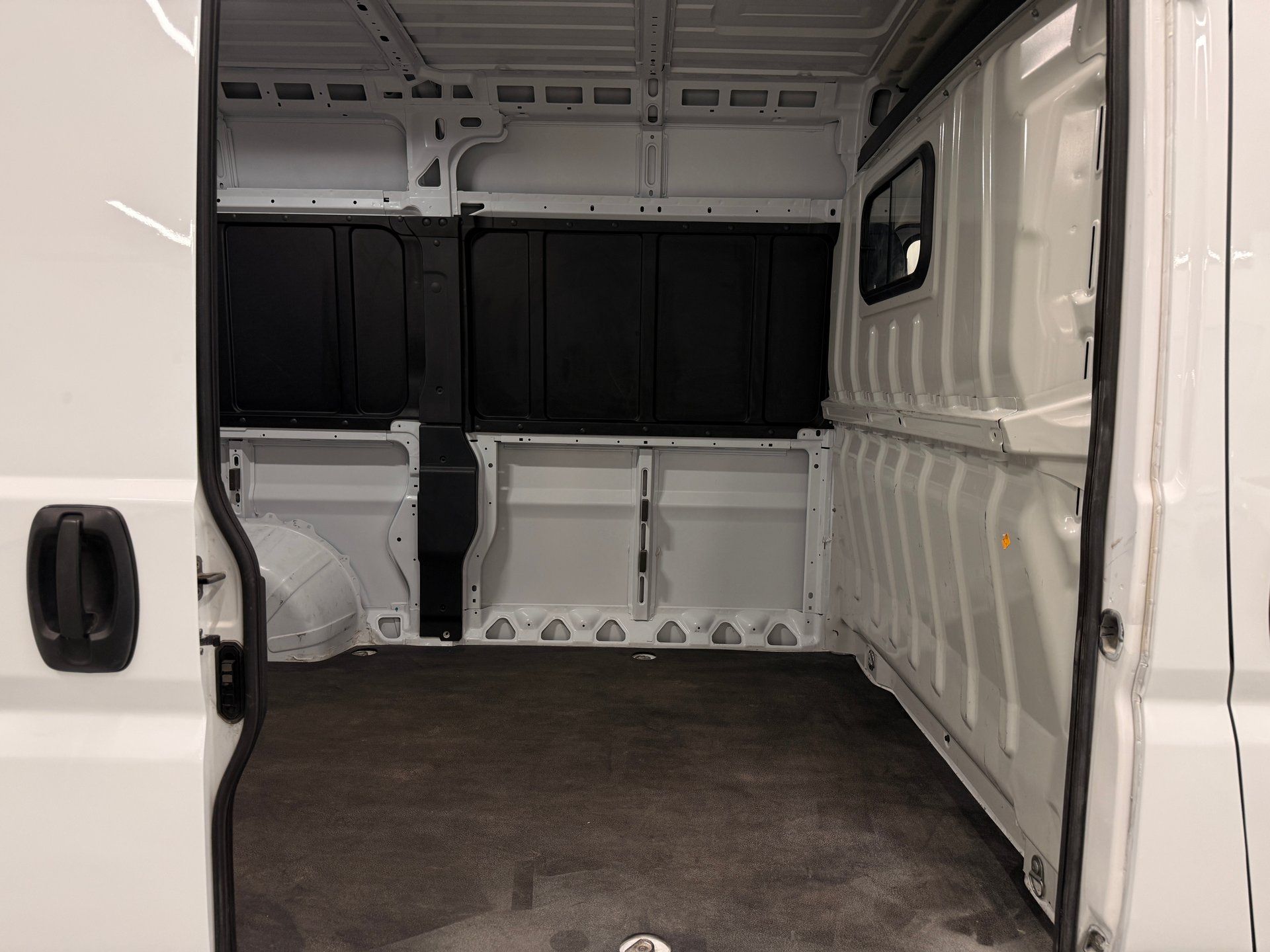 Ram ProMaster Cargo Van 2025 - Thumbnail 12