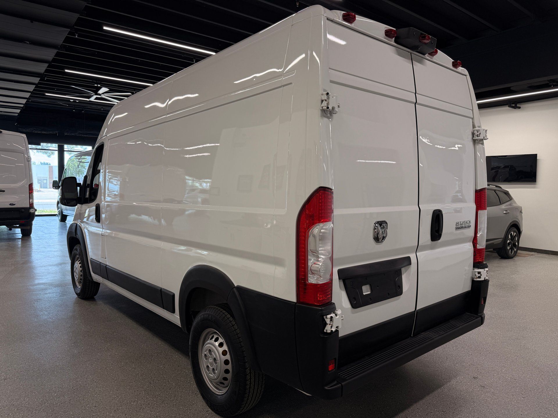 Ram ProMaster Cargo Van 2025 - Thumbnail 3