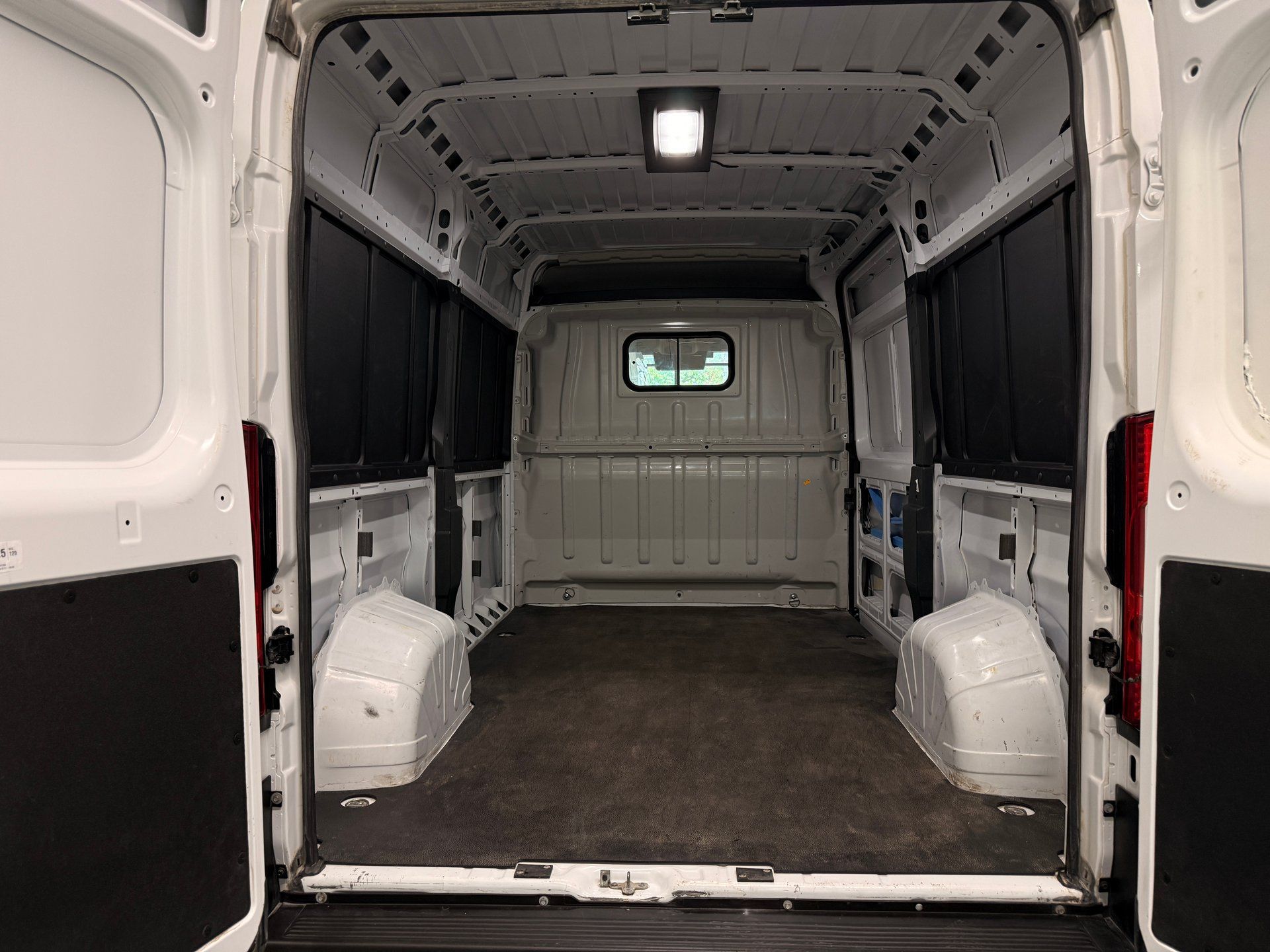 Ram ProMaster Cargo Van 2025 - Thumbnail 14