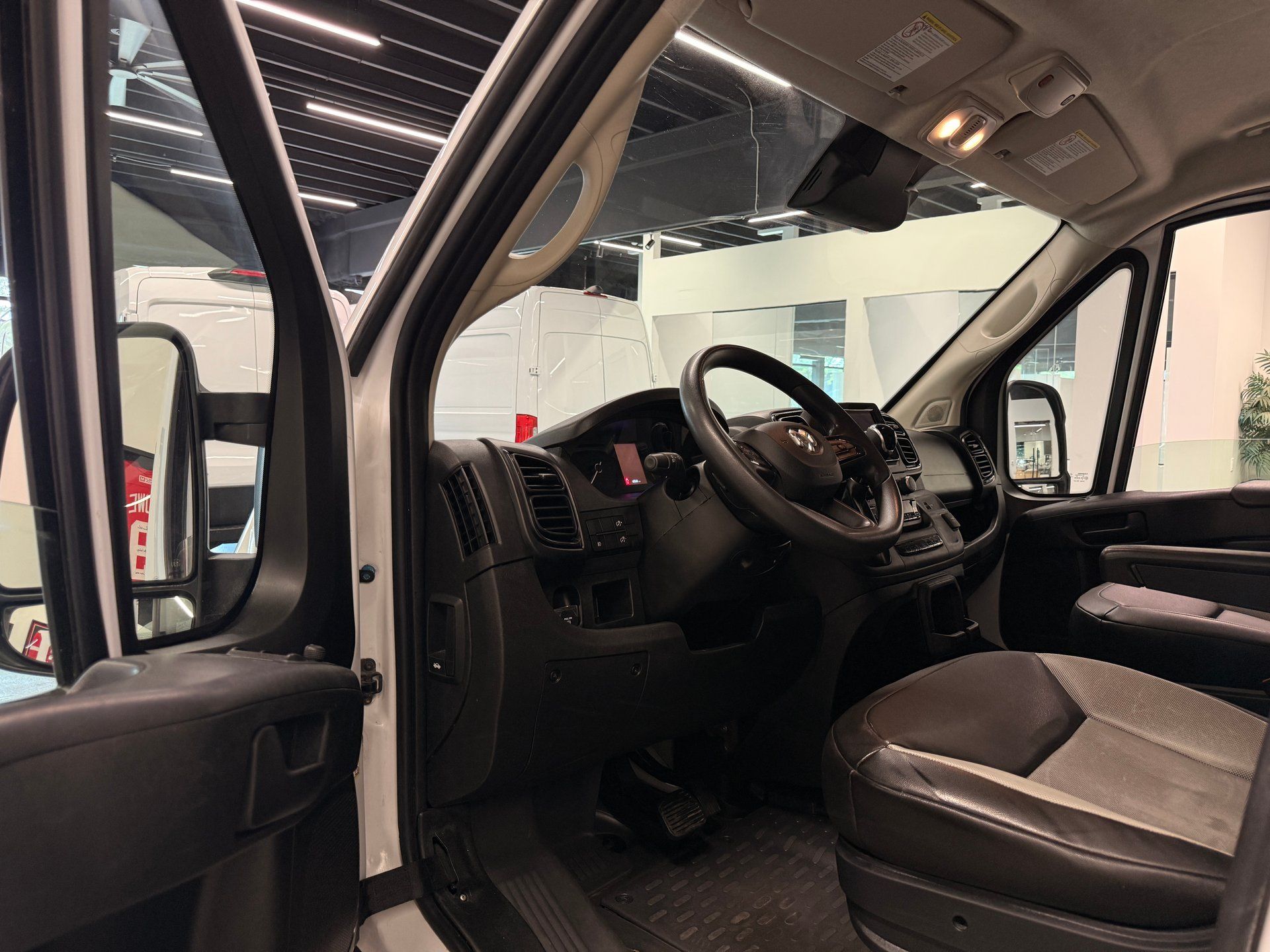Ram ProMaster Cargo Van 2025 - Thumbnail 10