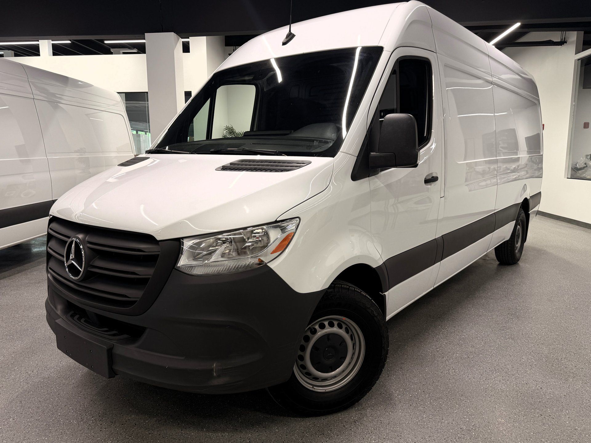 Mercedes-Benz Sprinter Cargo Van 2024 - Thumbnail 1