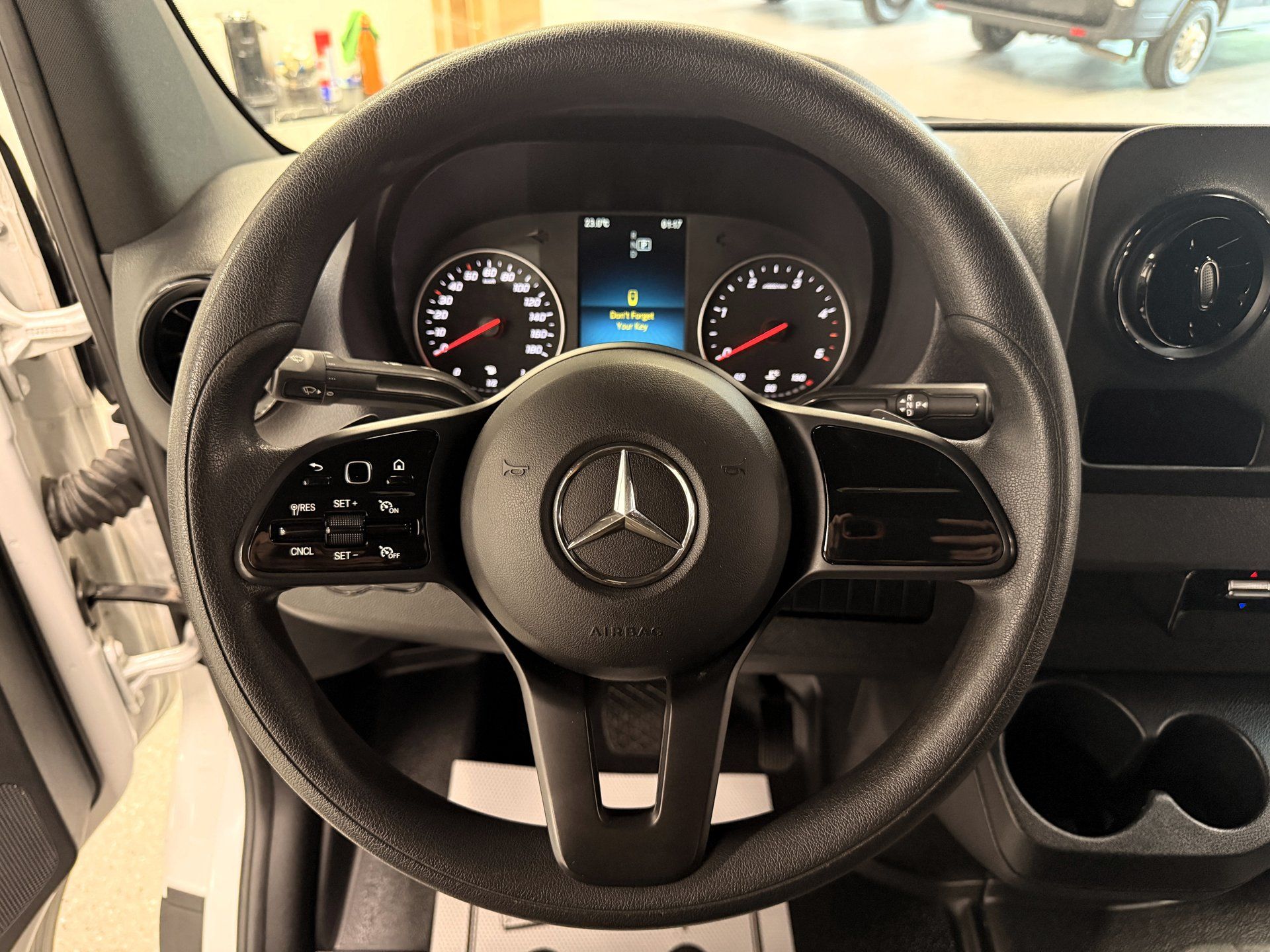 Mercedes-Benz Sprinter Cargo Van 2024 - Thumbnail 16