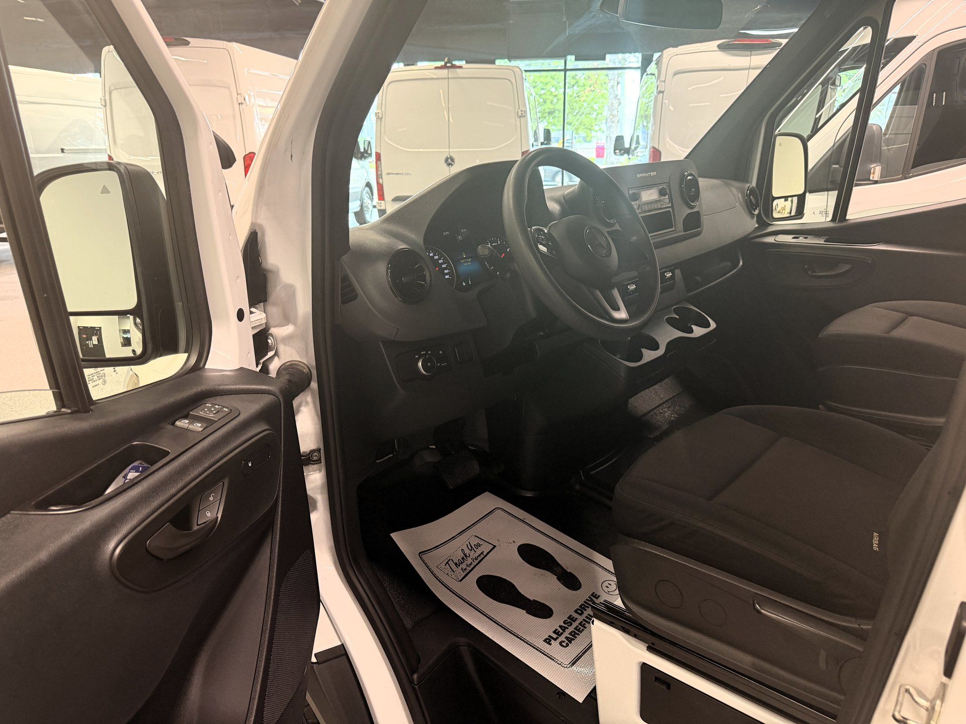 Mercedes-Benz Sprinter Cargo Van 2024 - Thumbnail 10