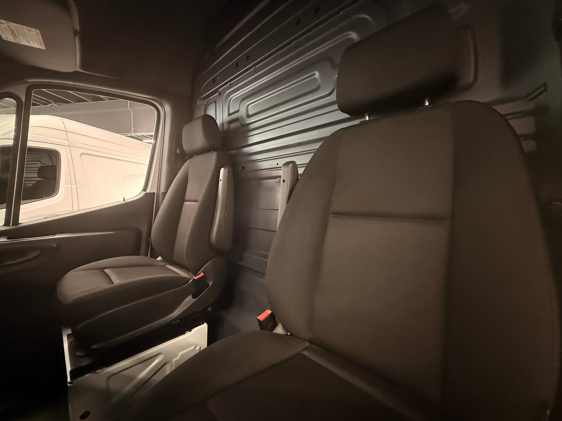 Mercedes-Benz Sprinter Cargo Van 2024 - Thumbnail 24