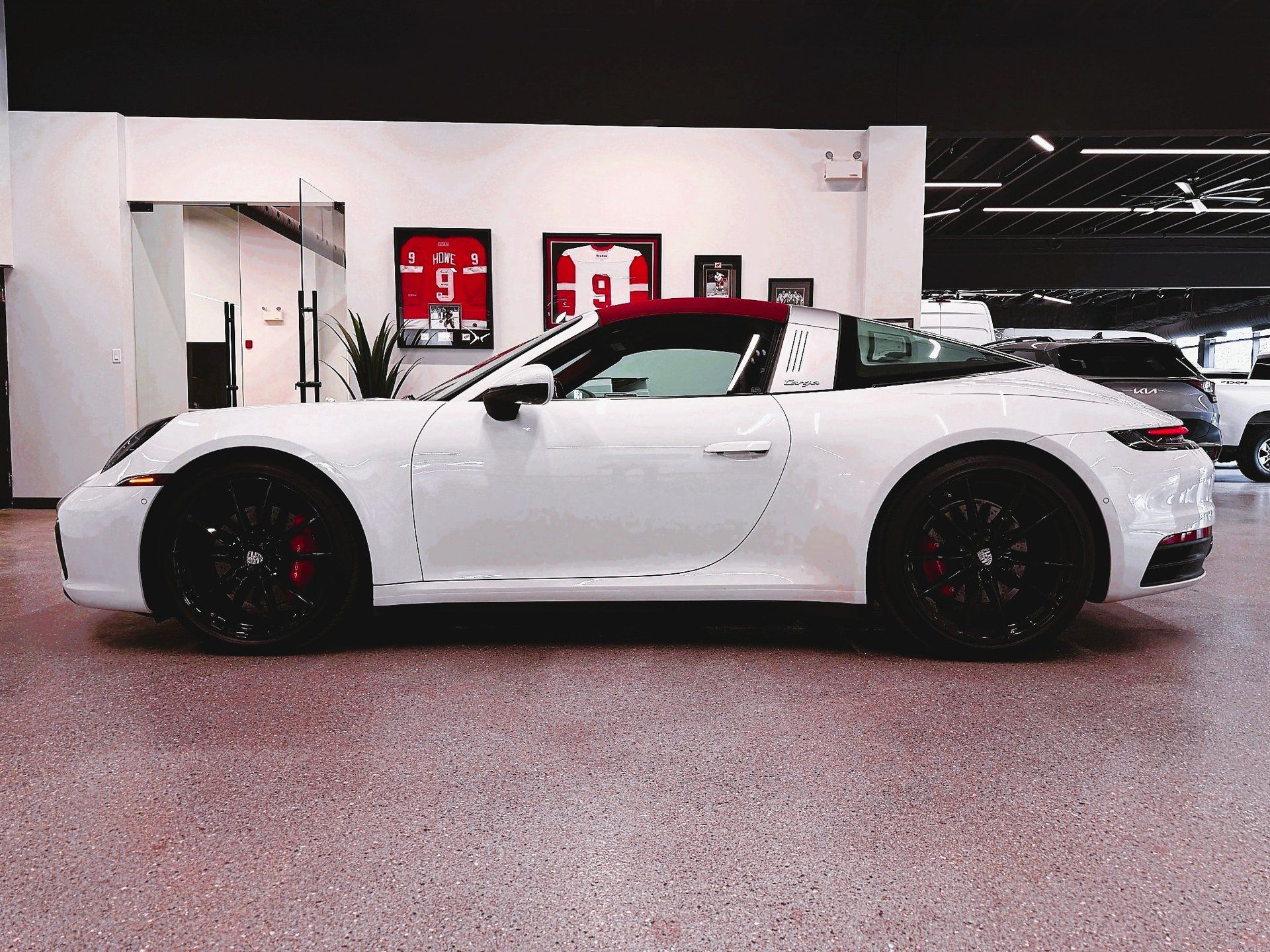 Porsche 911 2022 - Thumbnail 2