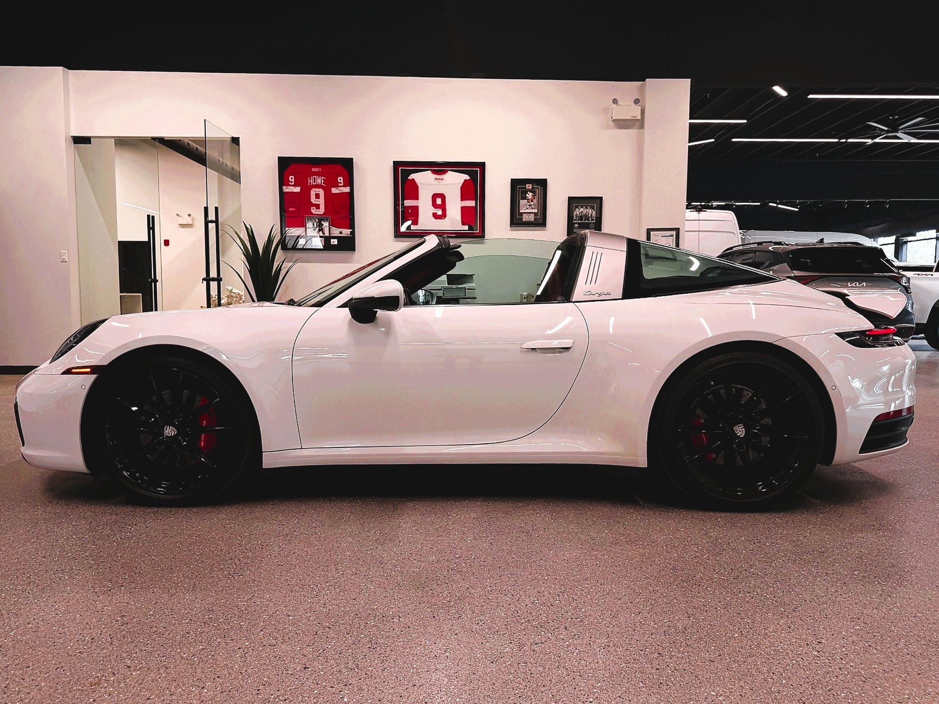 Porsche 911 2022 - Thumbnail 14