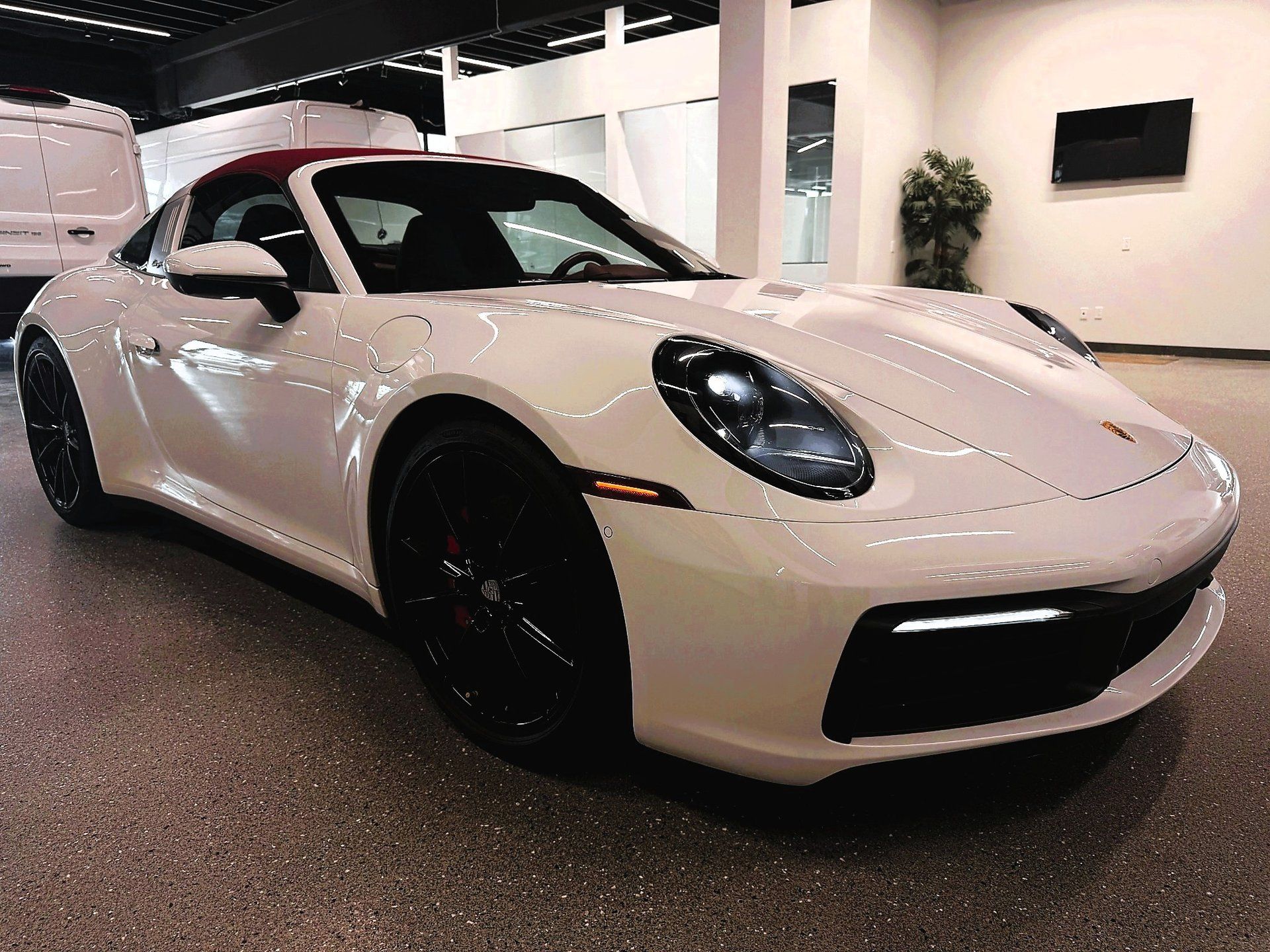 Porsche 911 2022 - Thumbnail 6