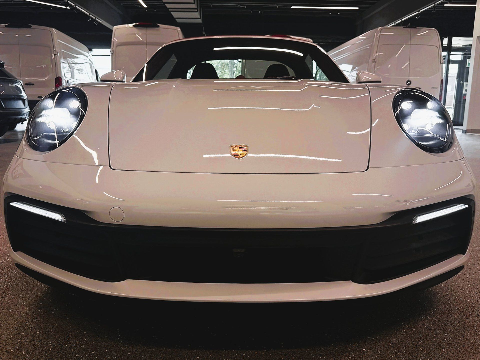 Porsche 911 2022 - Thumbnail 8