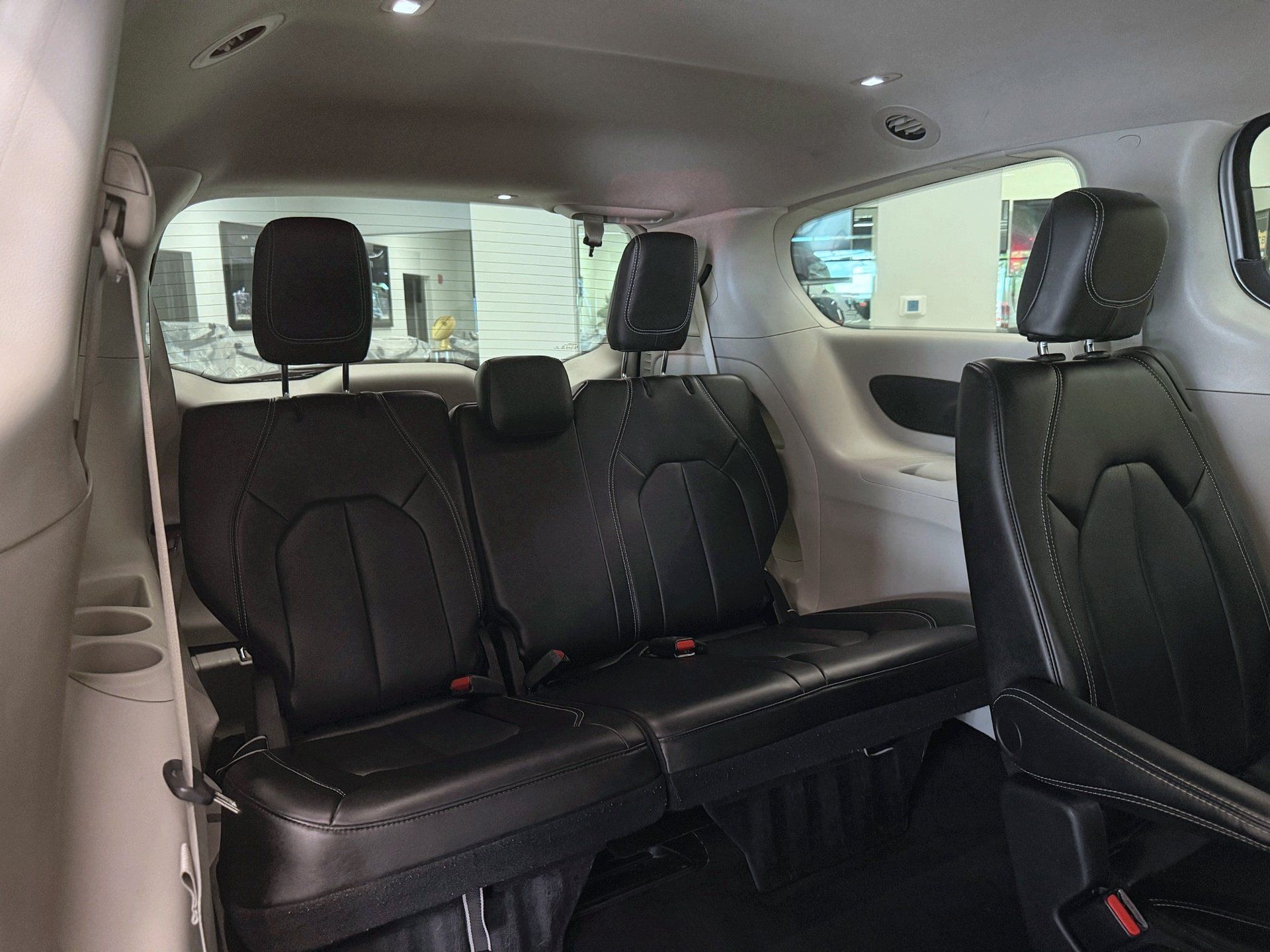 Chrysler Pacifica 2023 - Thumbnail 14