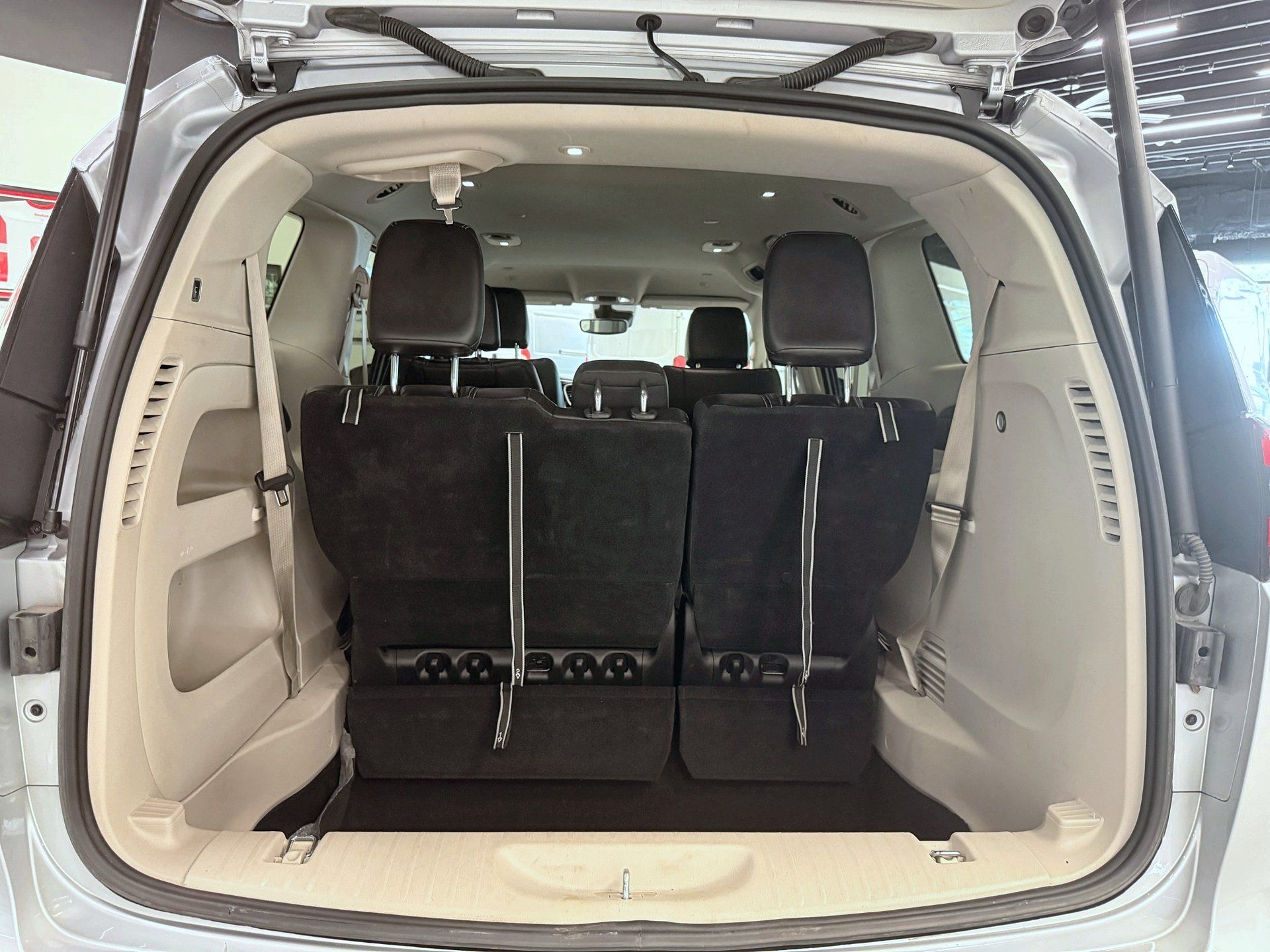 Chrysler Pacifica 2023 - Thumbnail 15
