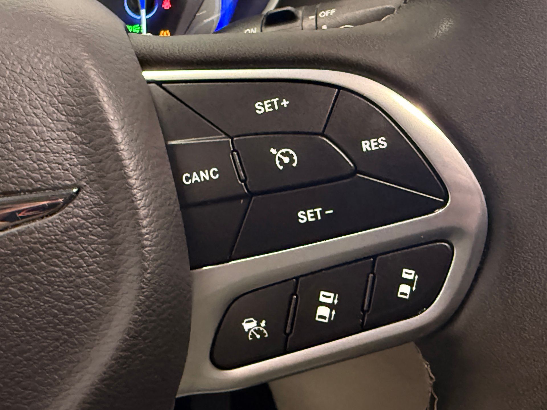 Chrysler Pacifica 2023 - Thumbnail 23