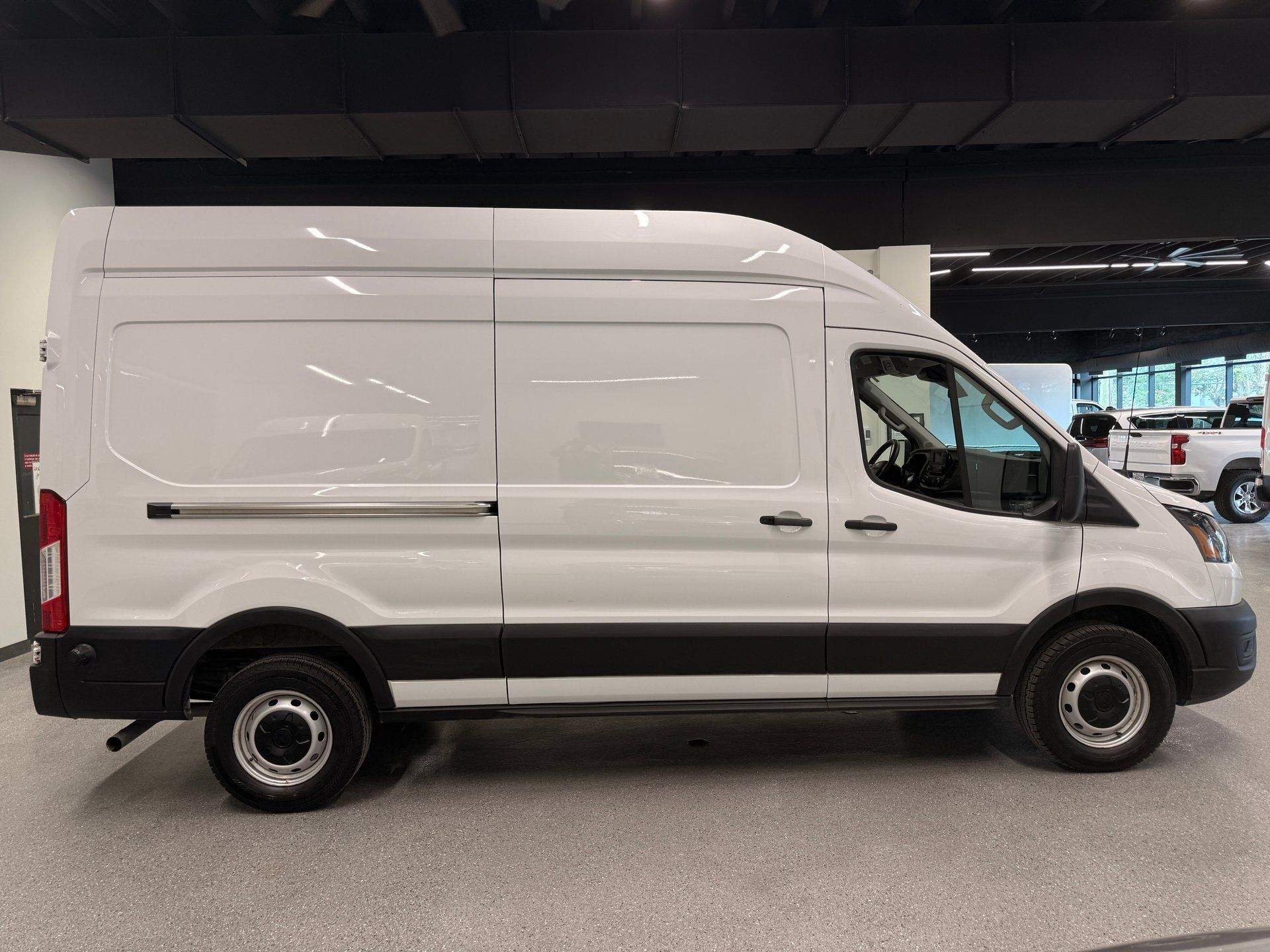 Ford Transit Cargo Van 2024 - Thumbnail 6