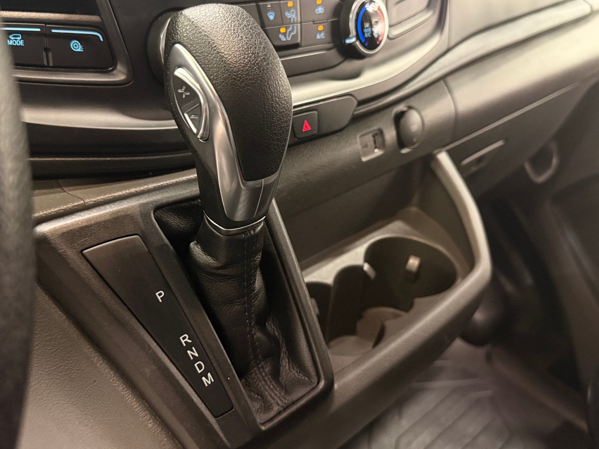 Ford Transit Cargo Van 2024 - Thumbnail 19