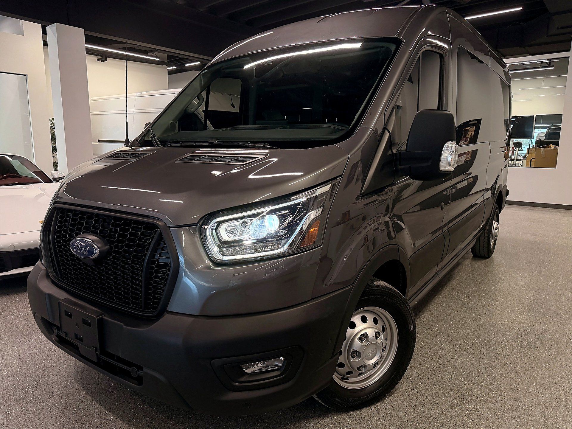 Ford Transit Crew Van 2023 - Thumbnail 1