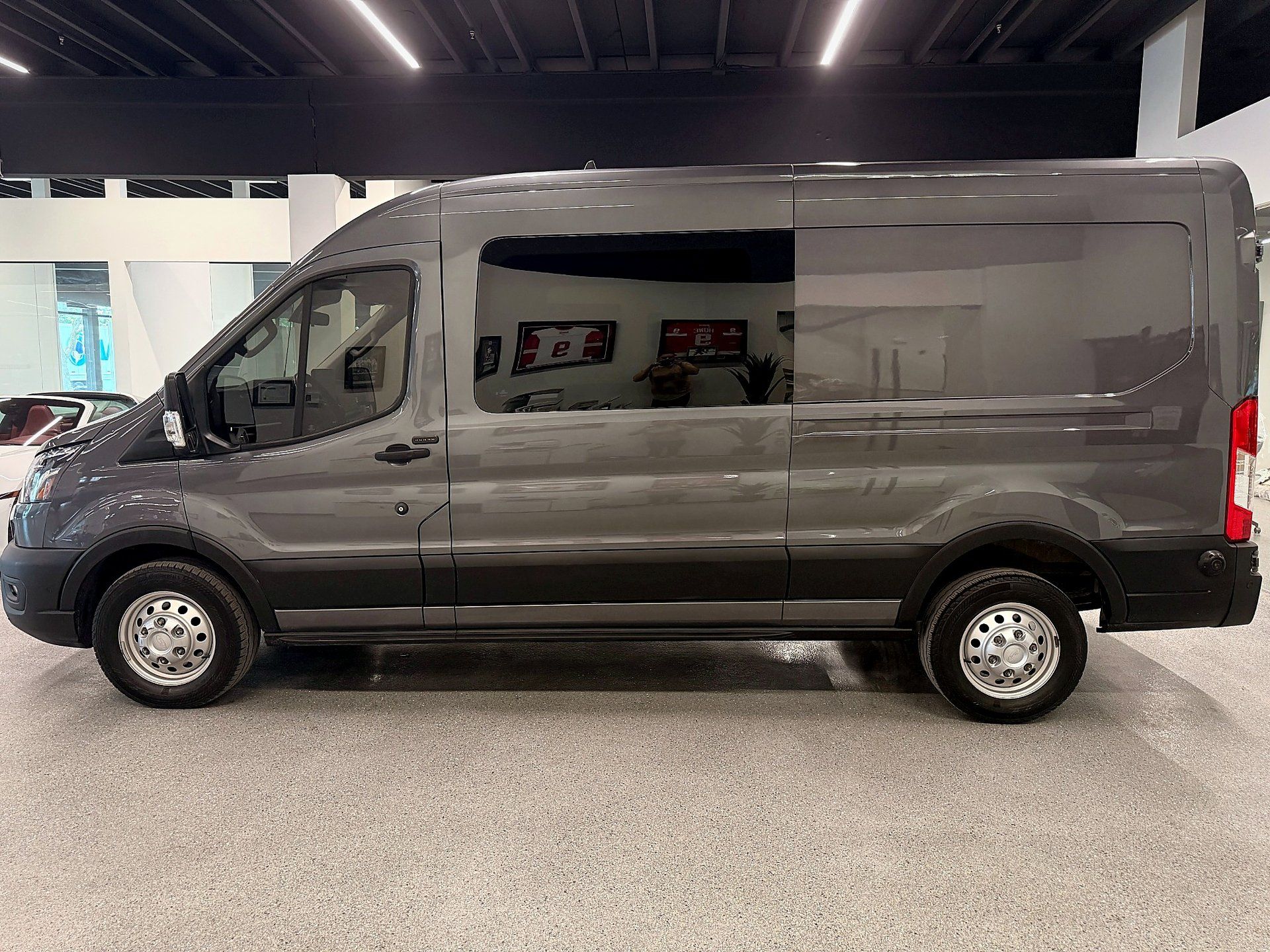 Ford Transit Crew Van 2023 - Thumbnail 2