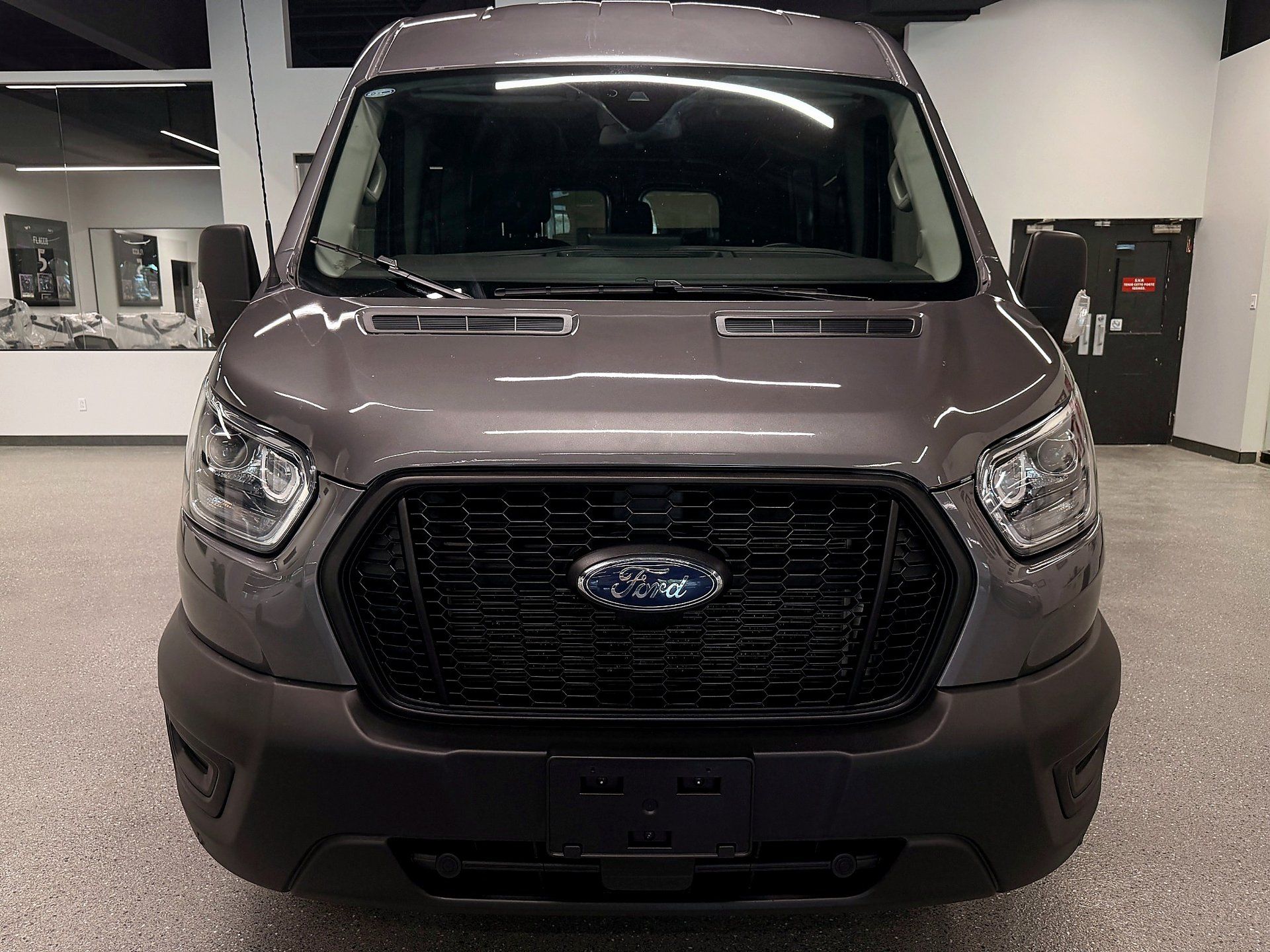 Ford Transit Crew Van 2023 - Thumbnail 8