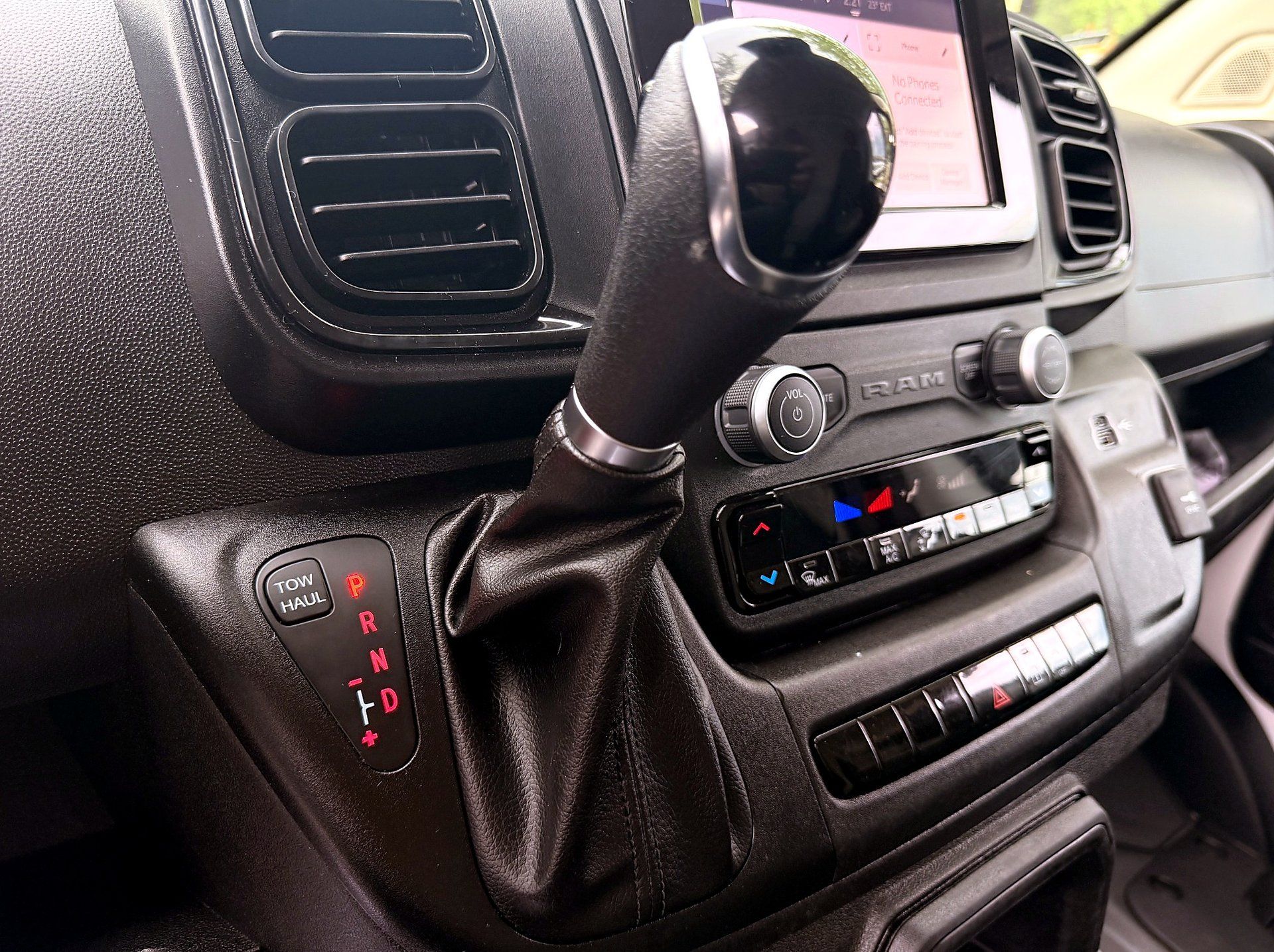 Ram ProMaster Cargo Van 2023 - Image 18