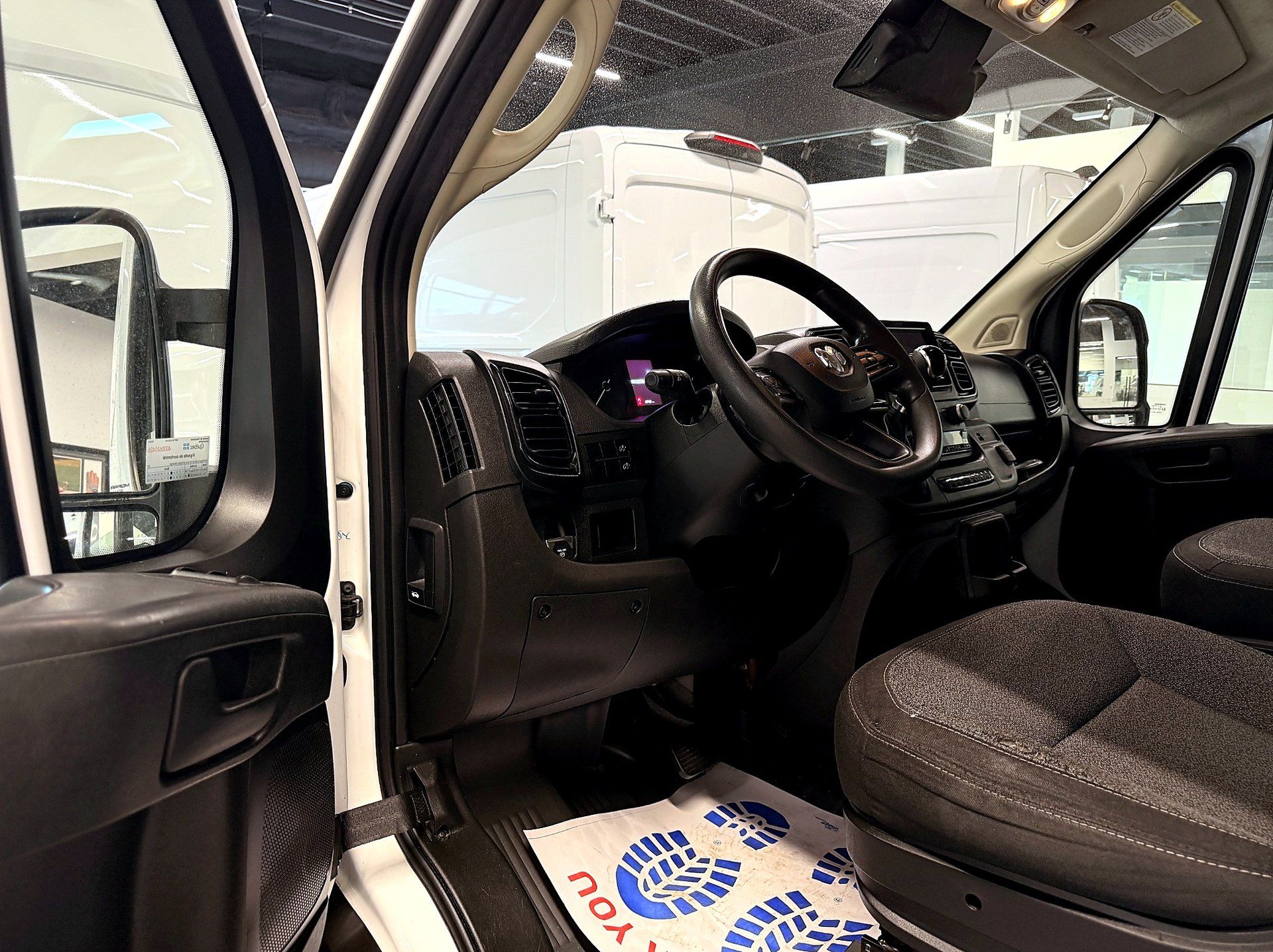 Ram ProMaster Cargo Van 2023 - Image 11